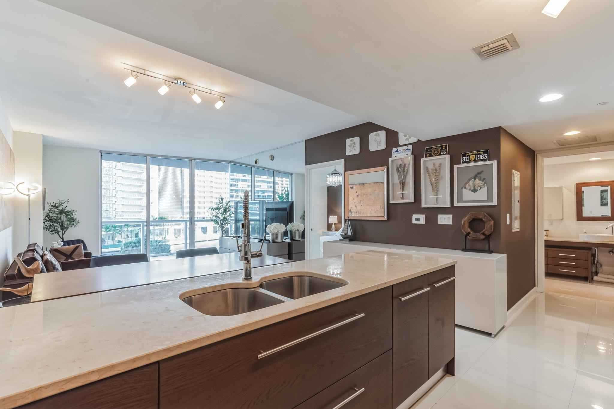 image Icon Brickell I19