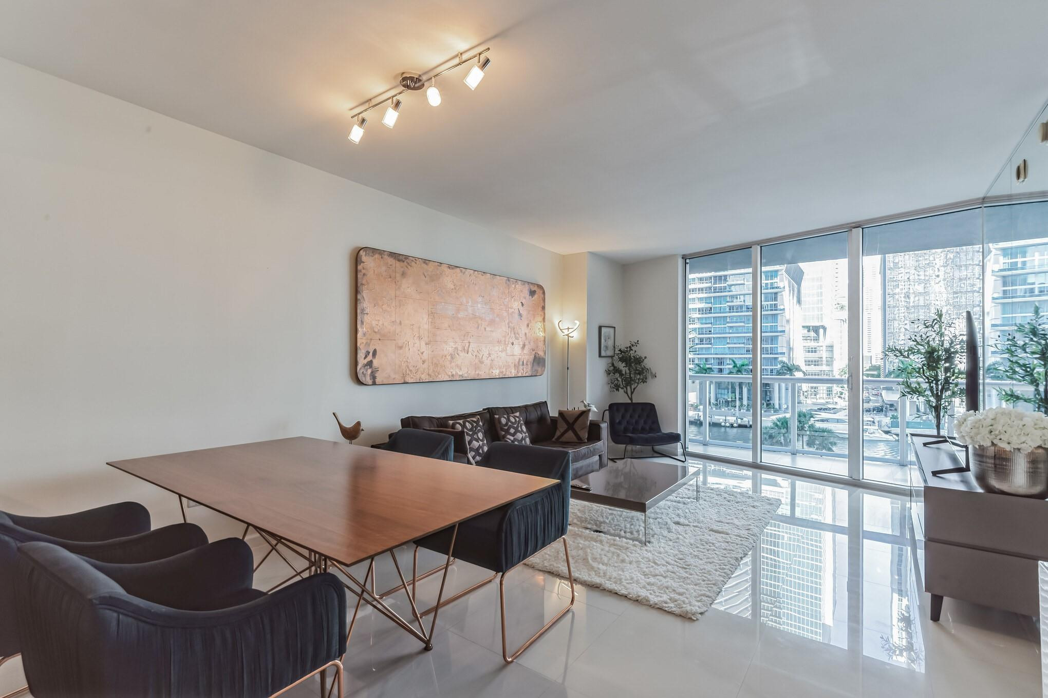 image Icon Brickell I21