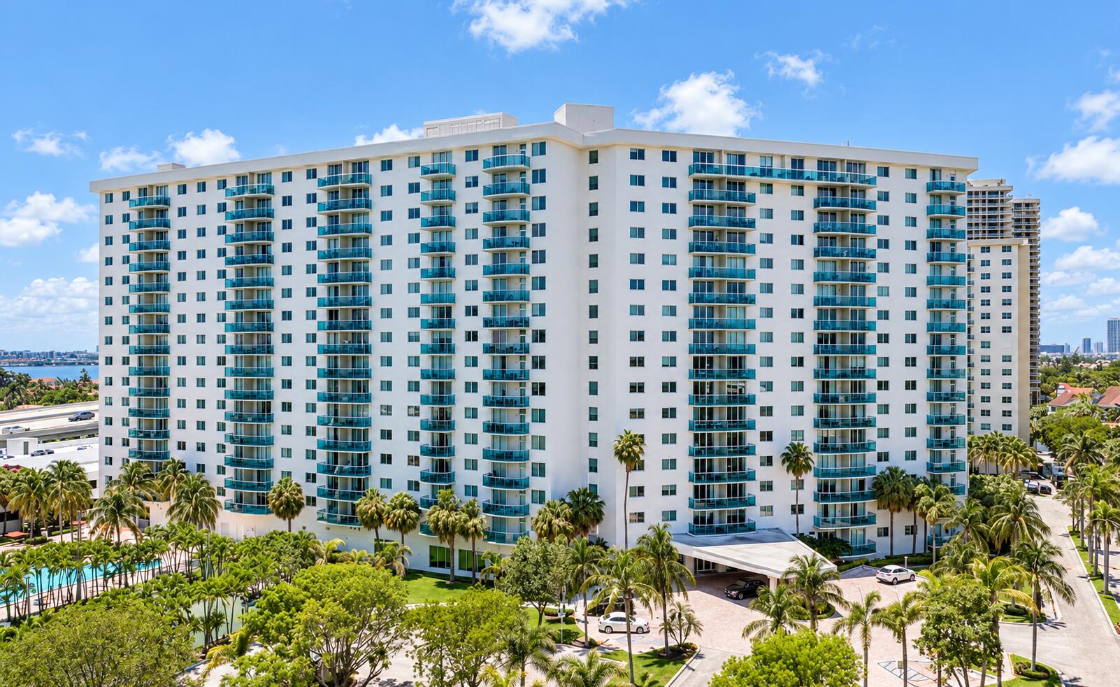 19380 Collins Ave #516