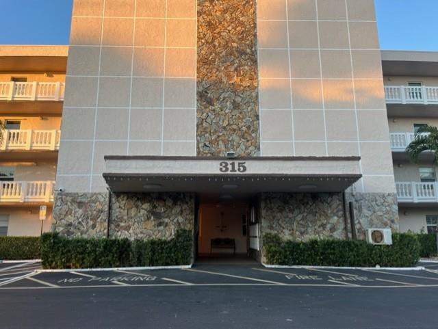 315 SE 11th Ter #203