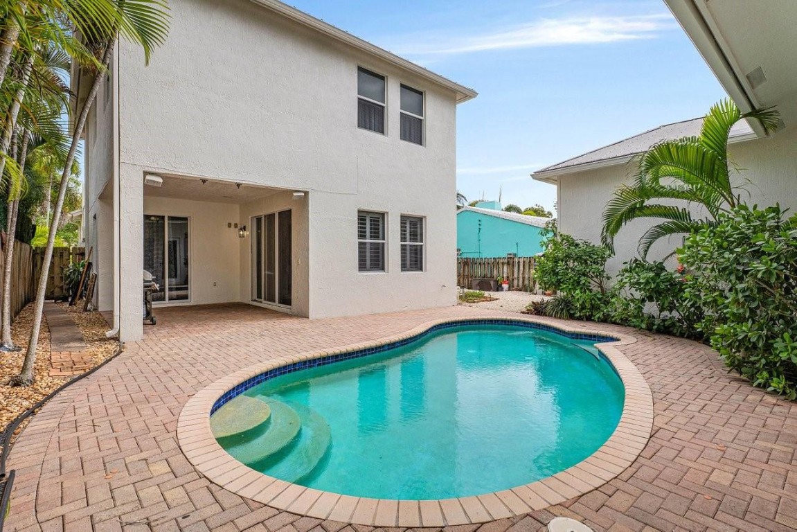 639 NE 17th Fort Lauderdale, FL 33304