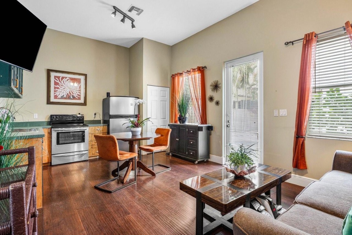 639 NE 17th Fort Lauderdale, FL 33304