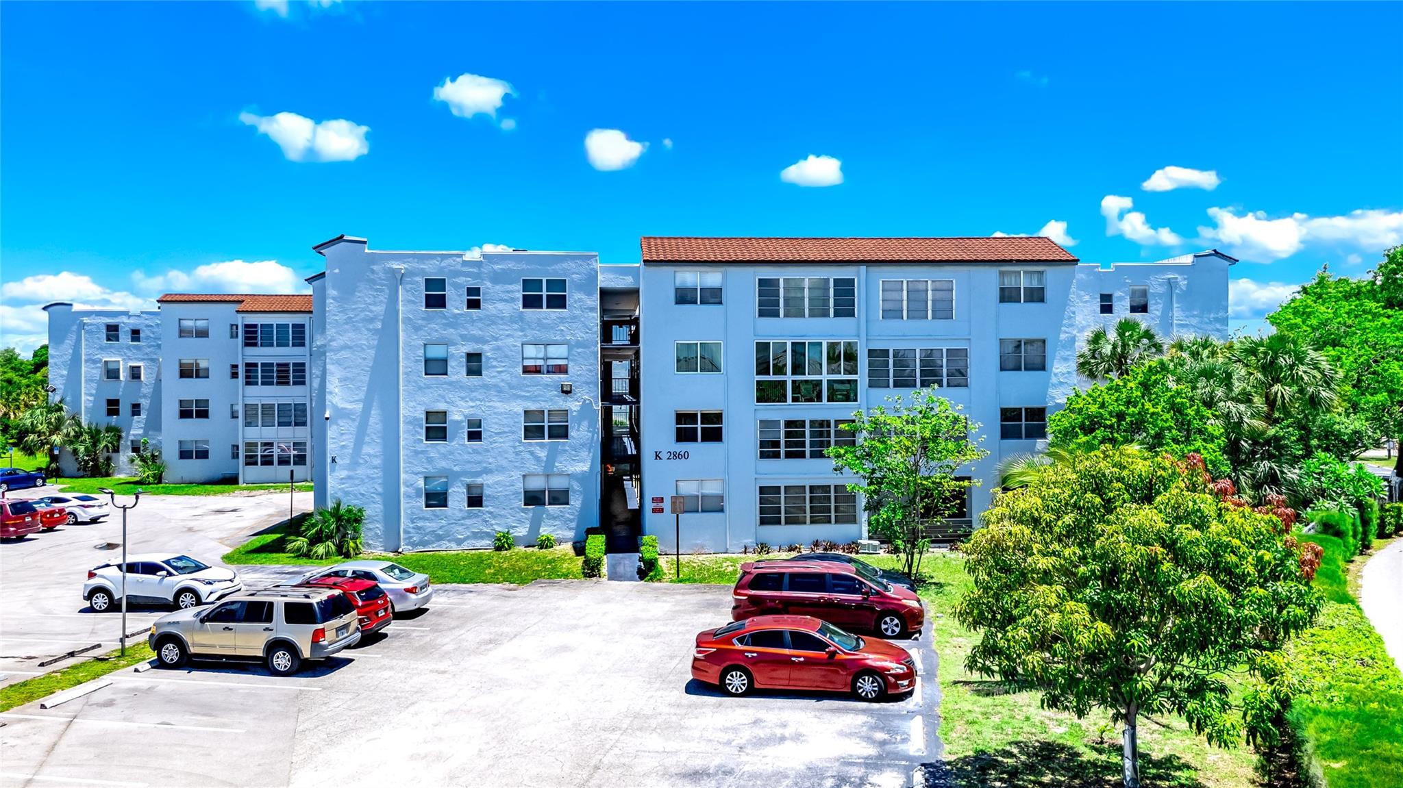2860 Somerset Dr #404K