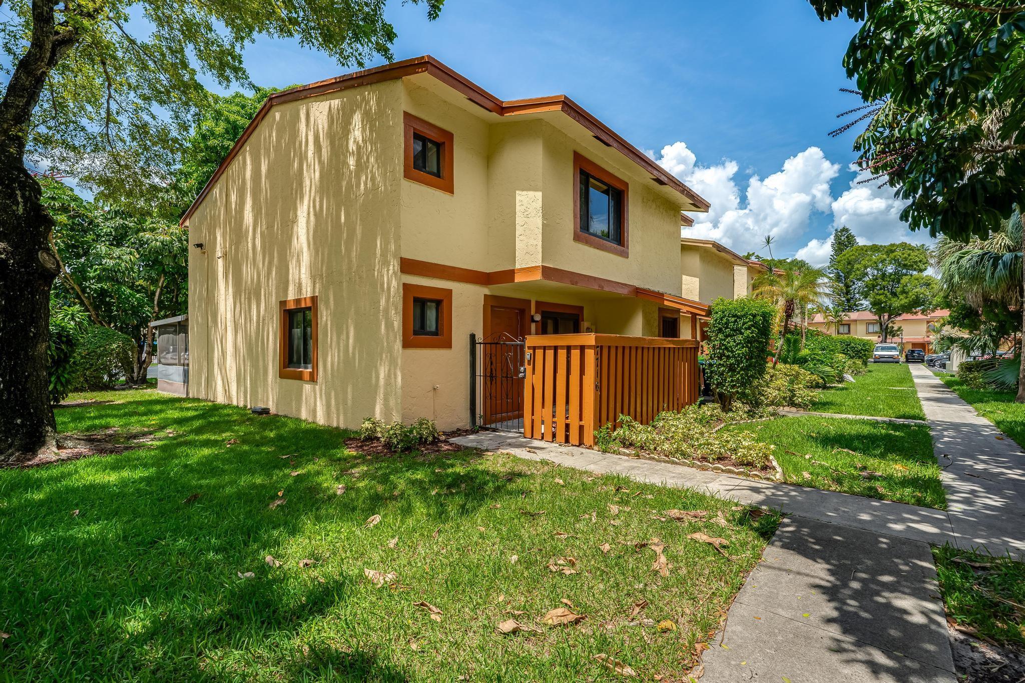 7716 Balboa St #7716