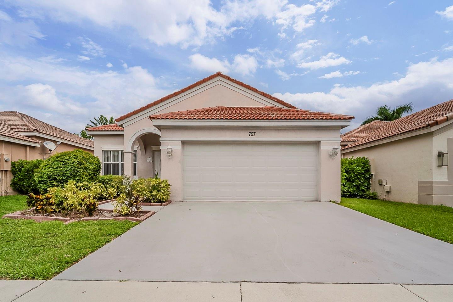 757 Tanglewood Cir