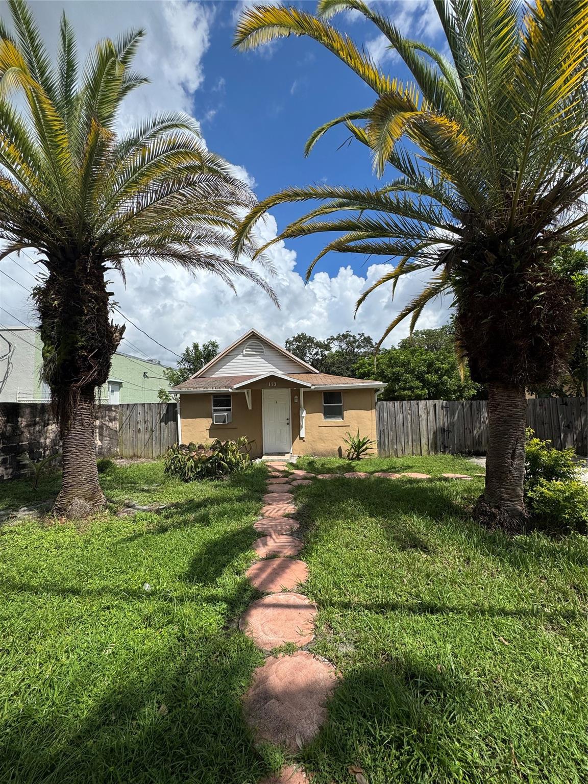 113 SE 4th St