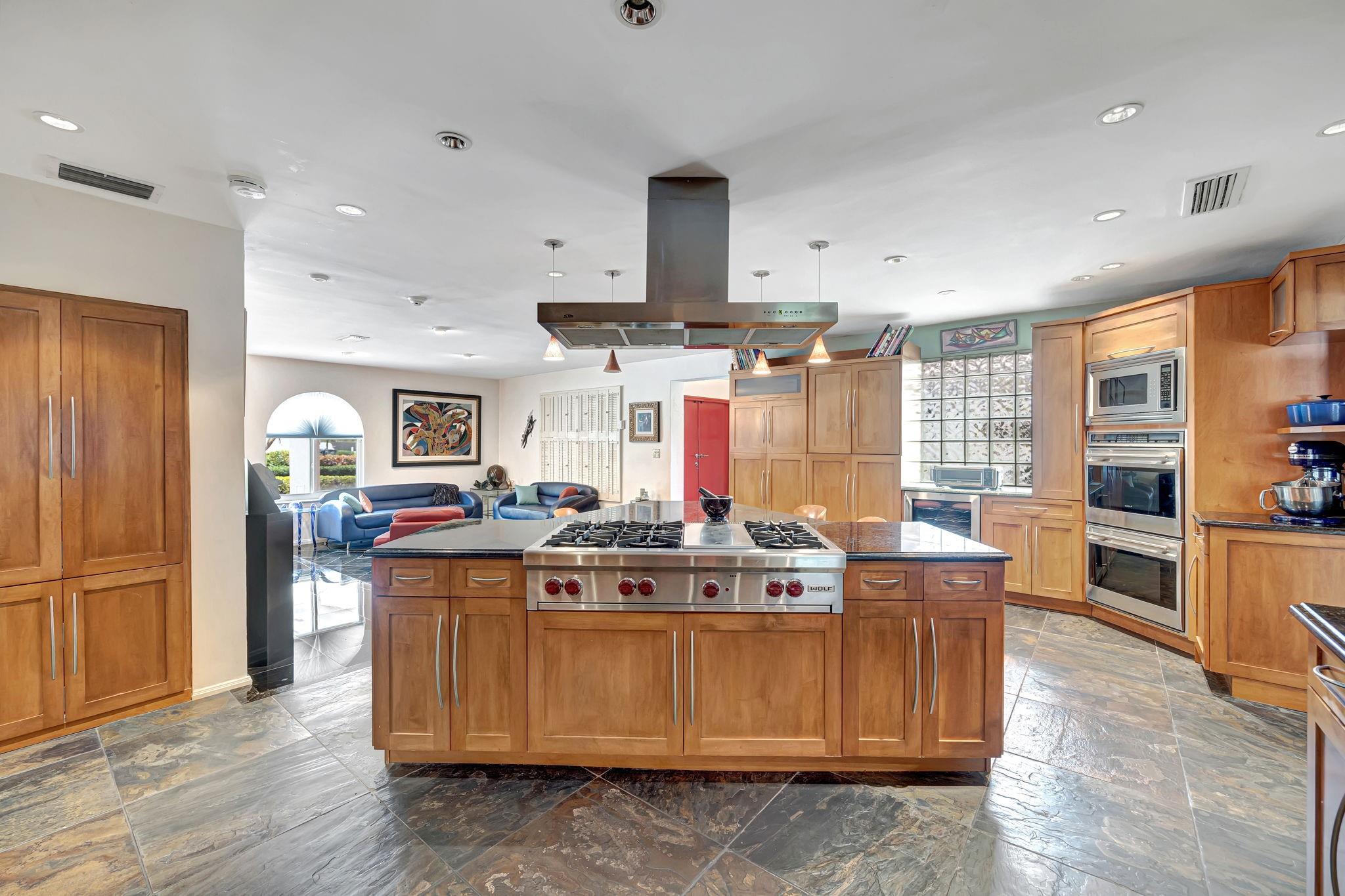 9980 SW 83rd Ave Miami, FL 33156