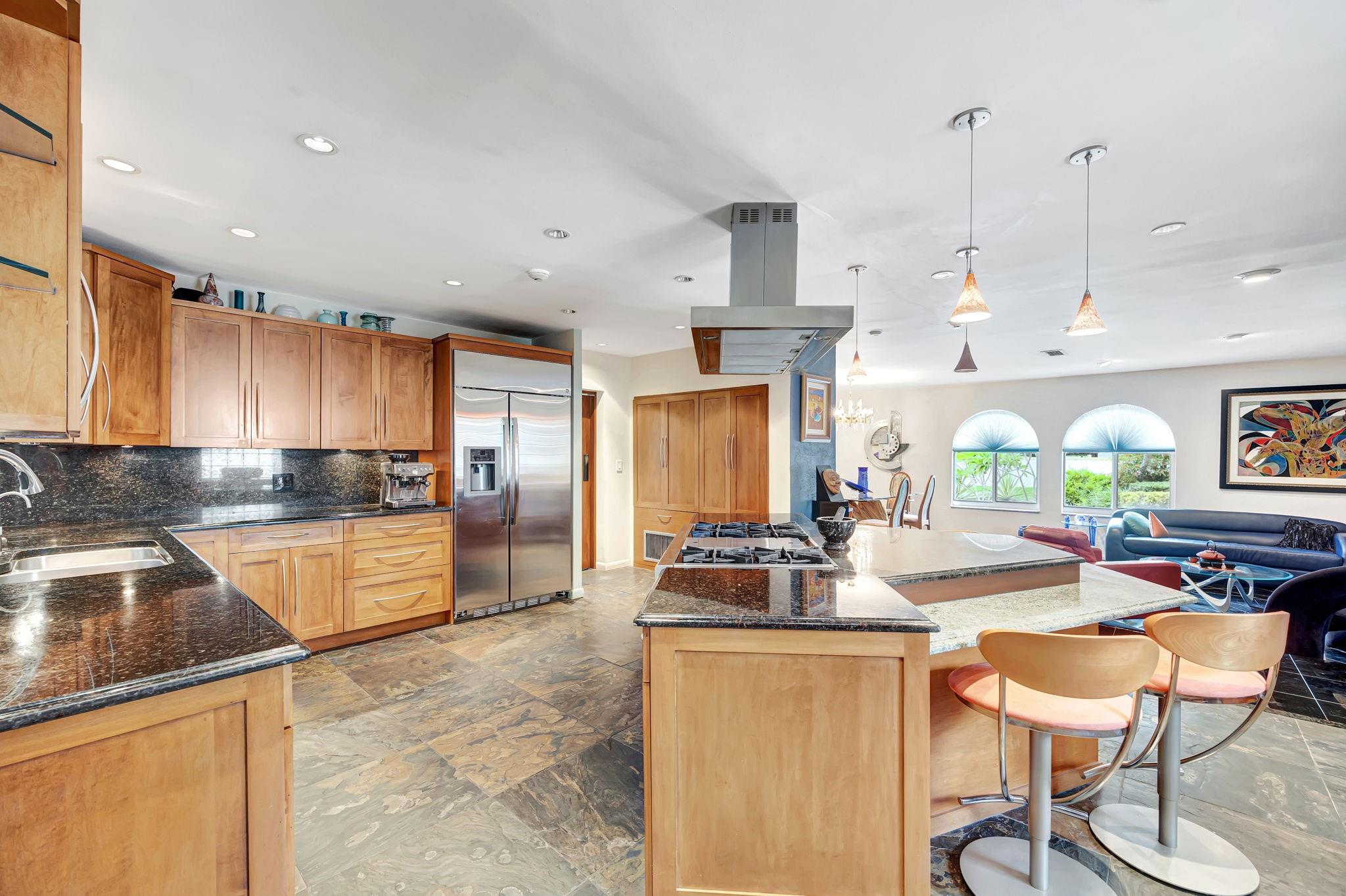 9980 SW 83rd Ave Miami, FL 33156