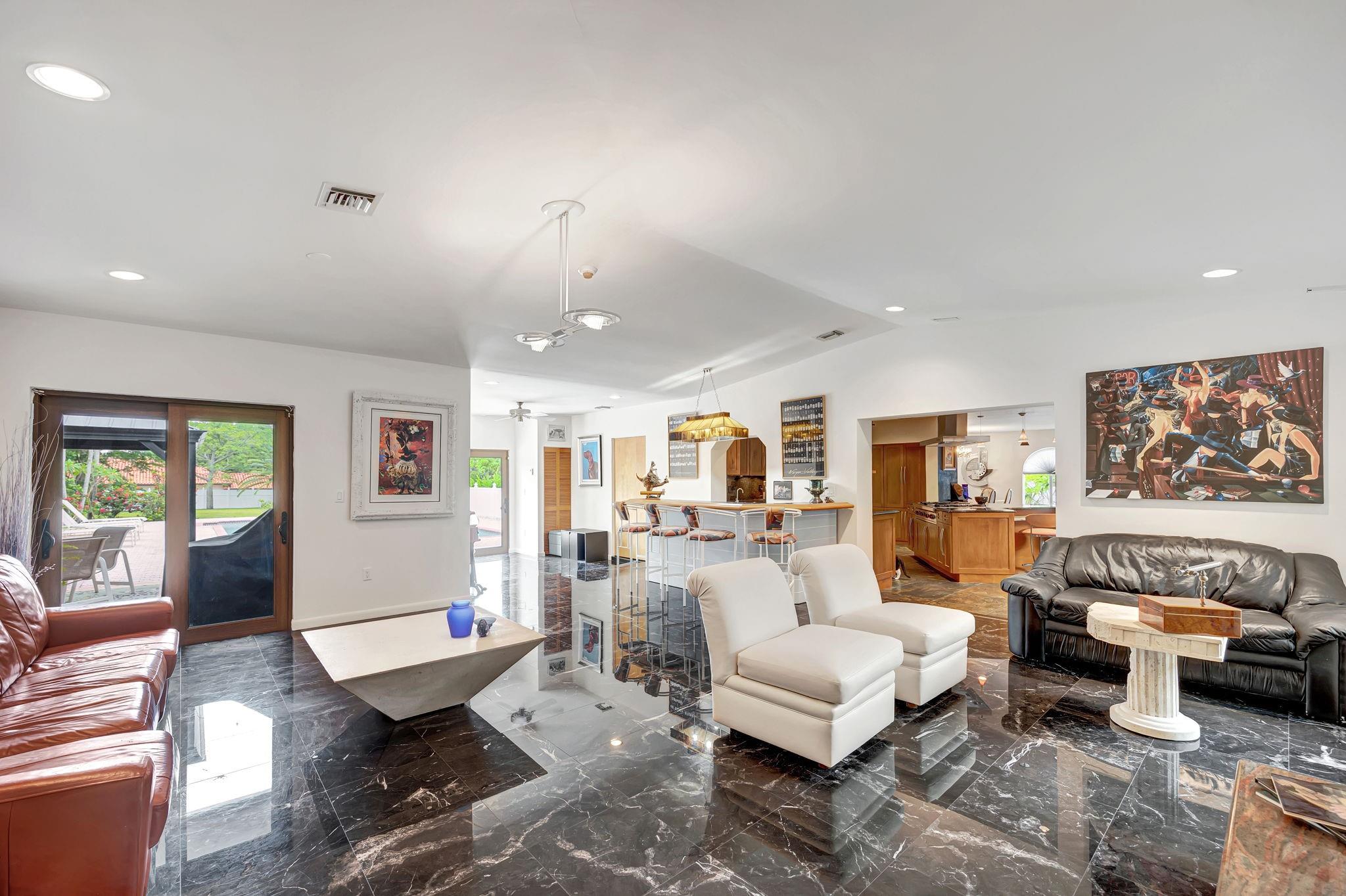 9980 SW 83rd Ave Miami, FL 33156