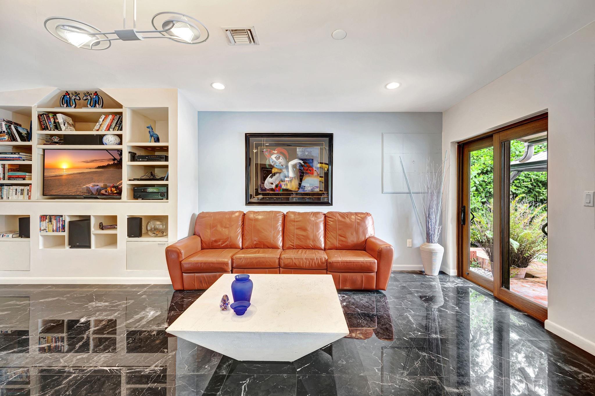 9980 SW 83rd Ave Miami, FL 33156