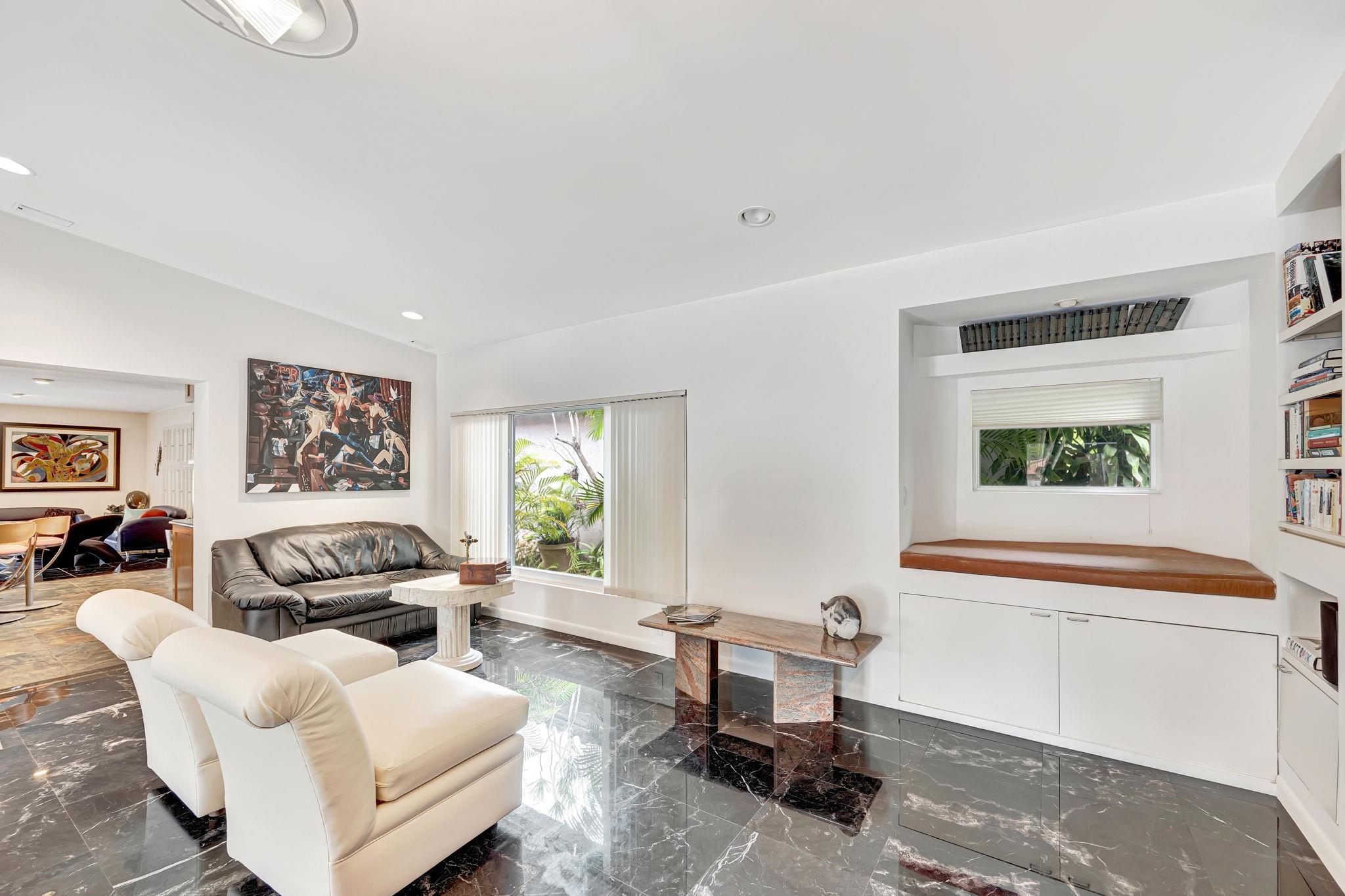 9980 SW 83rd Ave Miami, FL 33156