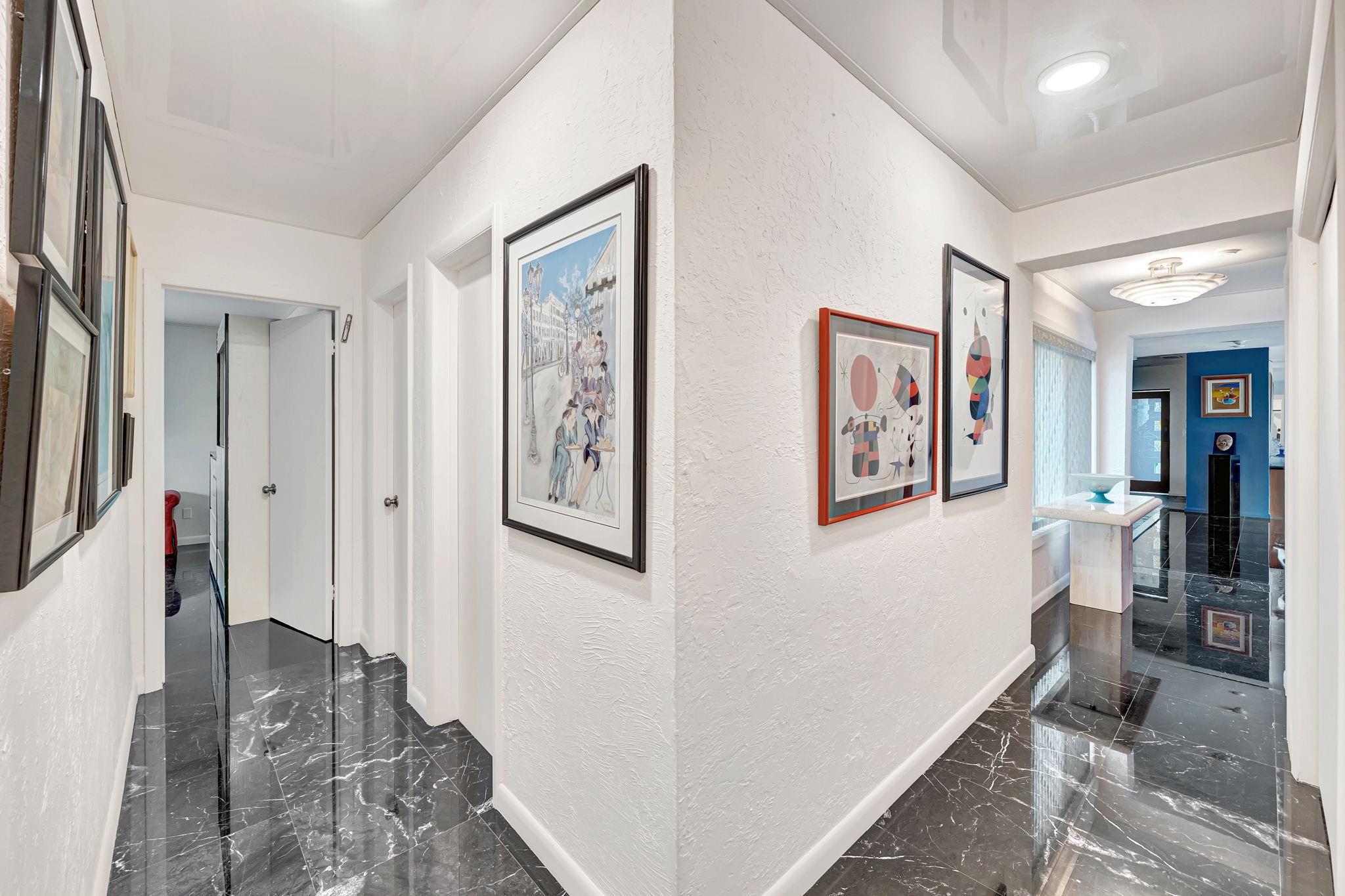 9980 SW 83rd Ave Miami, FL 33156