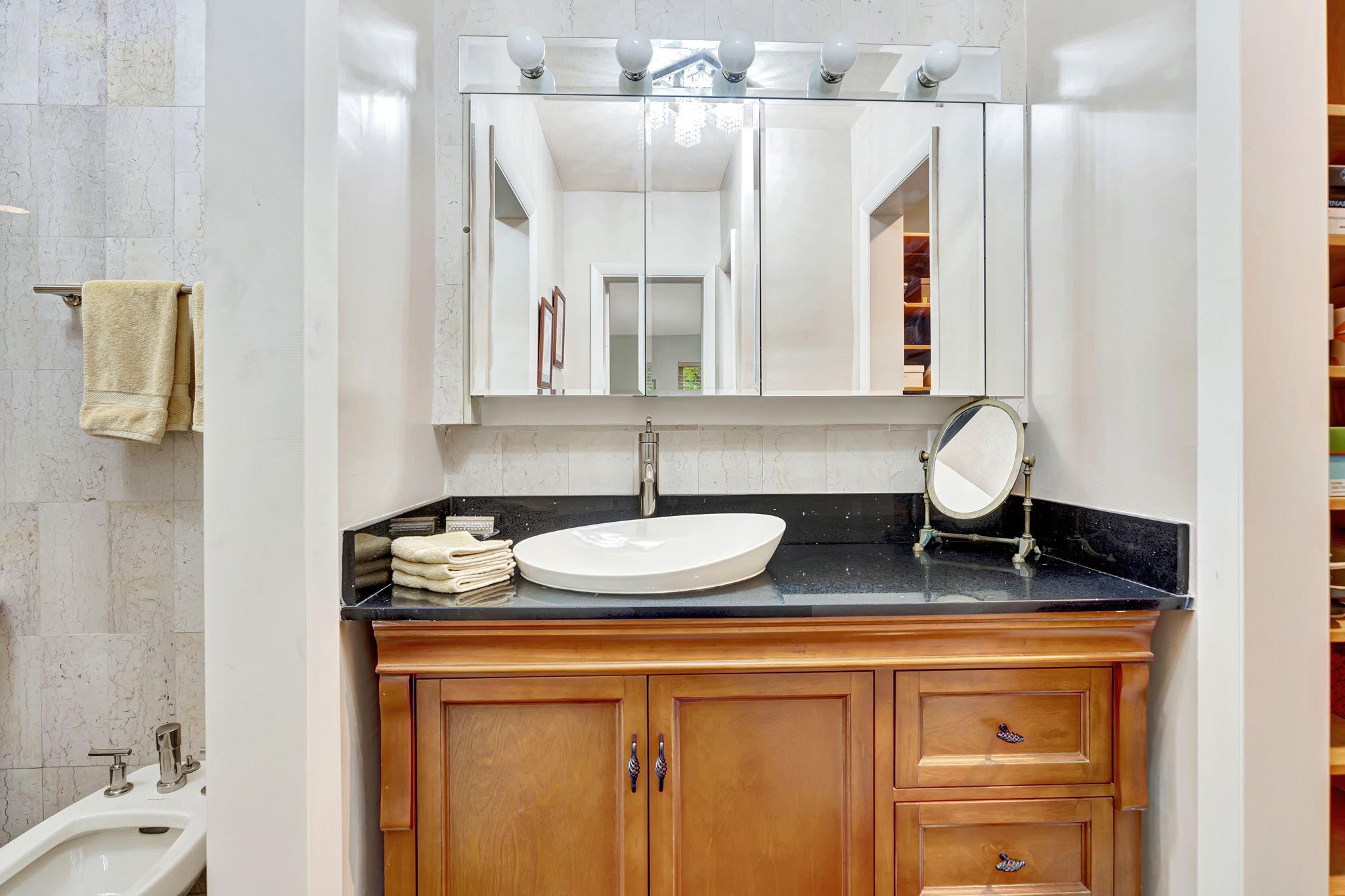 9980 SW 83rd Ave Miami, FL 33156