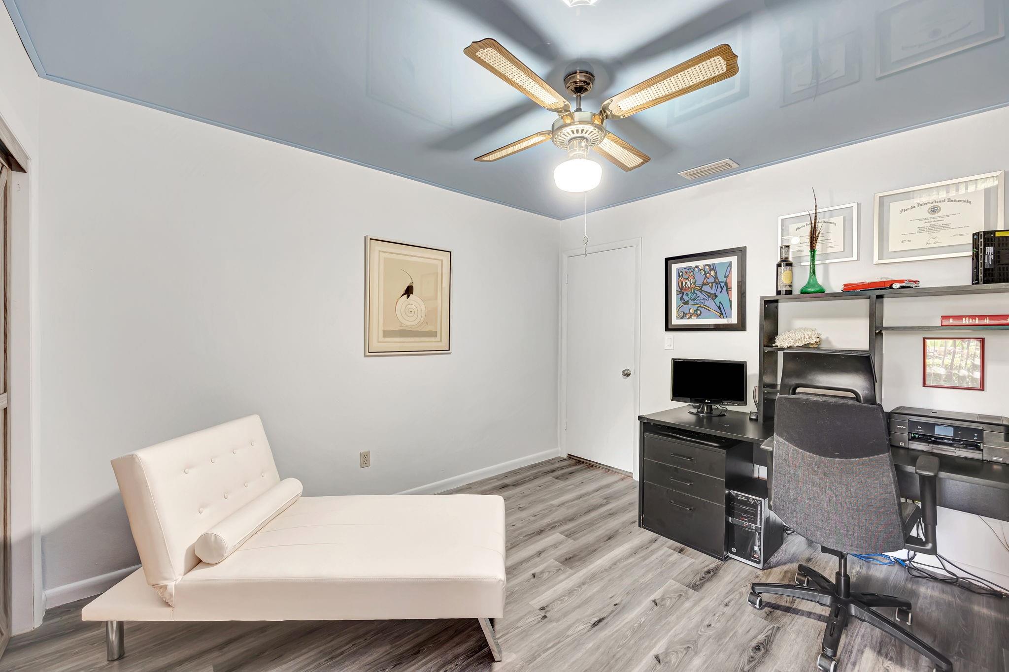 9980 SW 83rd Ave Miami, FL 33156