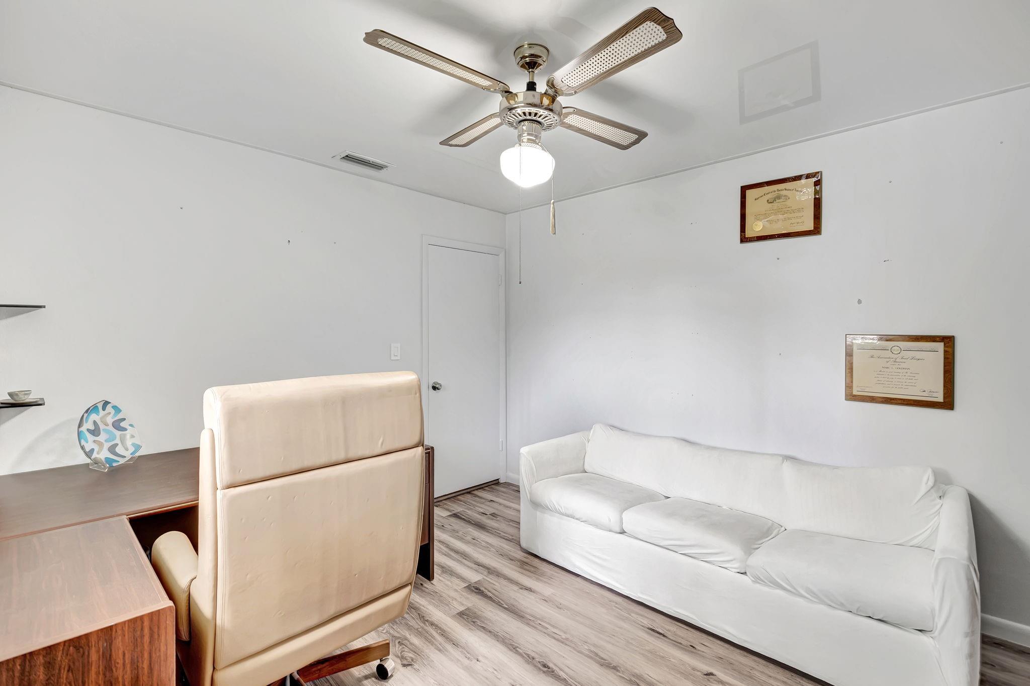 9980 SW 83rd Ave Miami, FL 33156