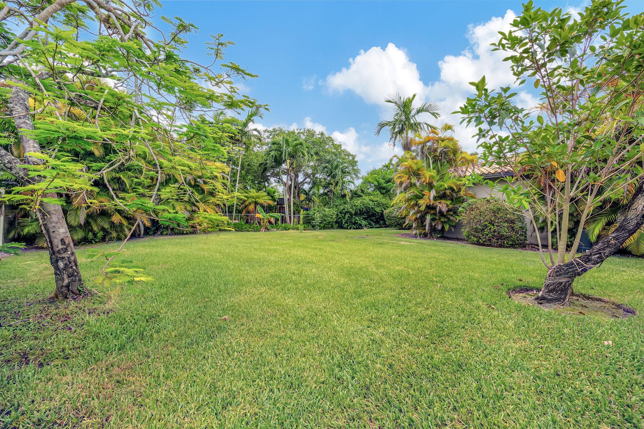 9980 SW 83rd Ave Miami, FL 33156