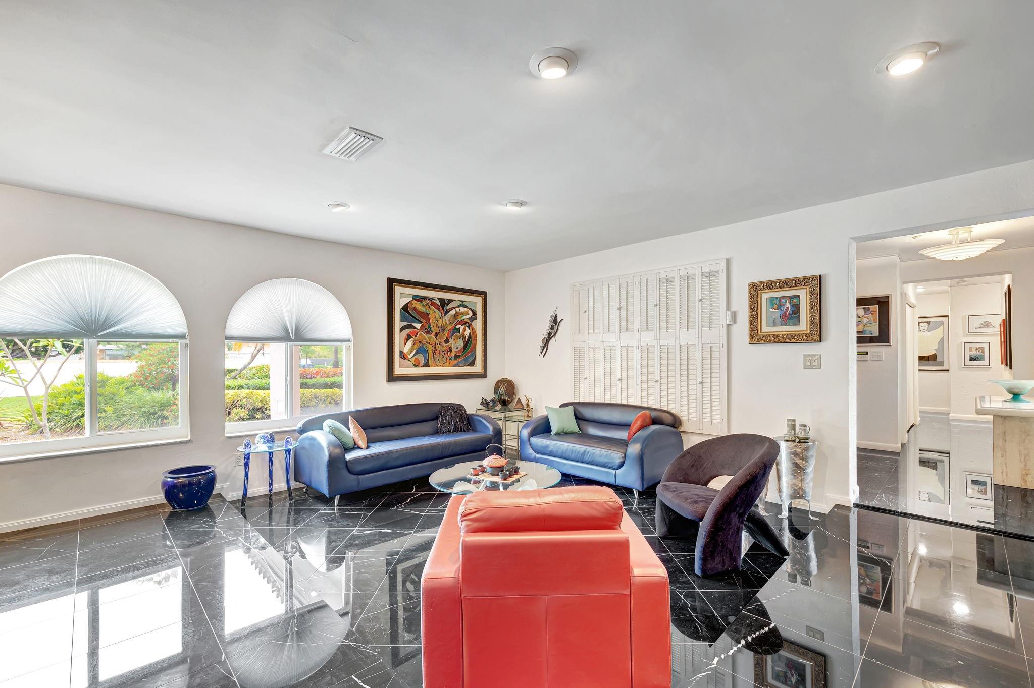 9980 SW 83rd Ave Miami, FL 33156