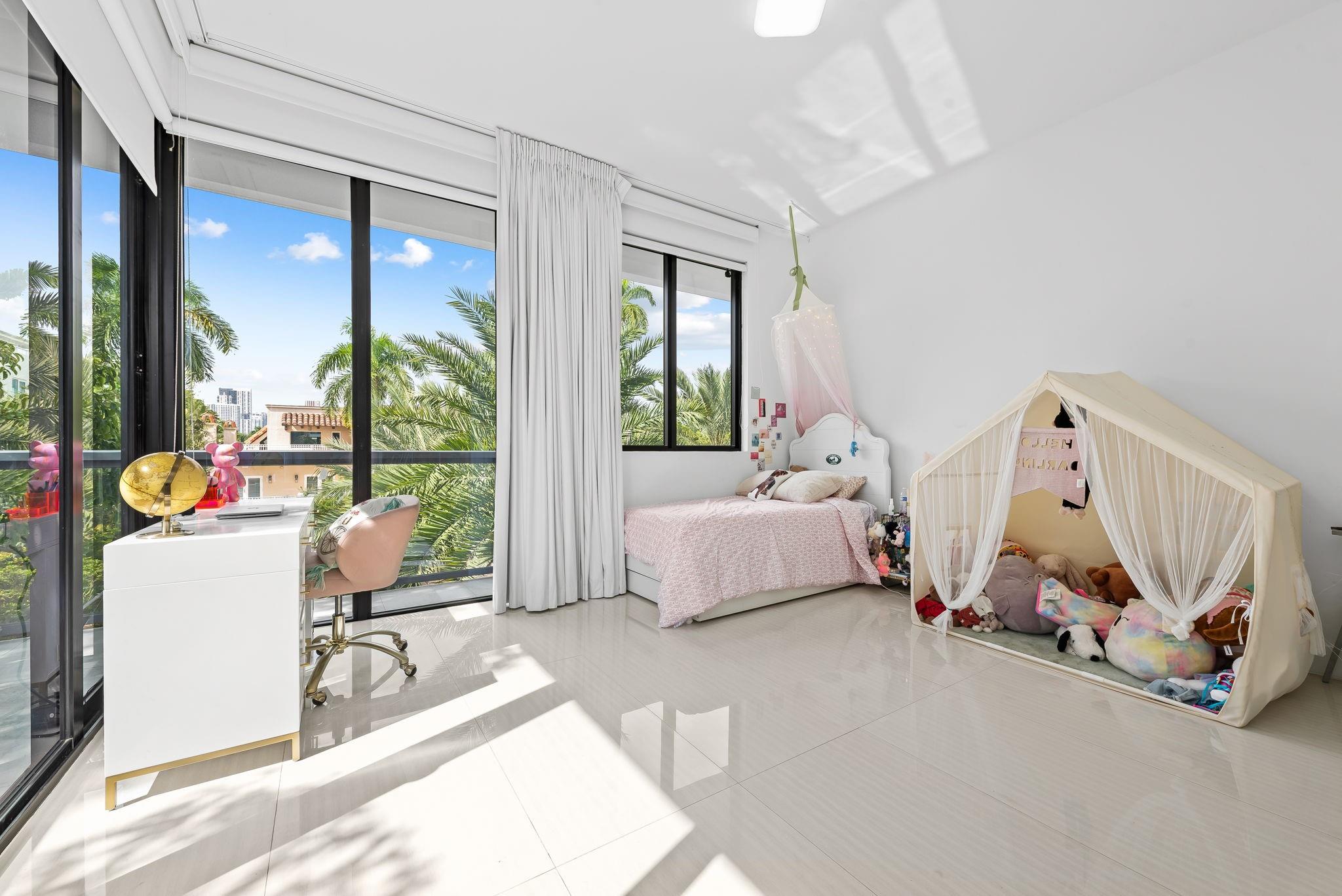 60 Hendricks Isle #301 Fort Lauderdale, FL 33301