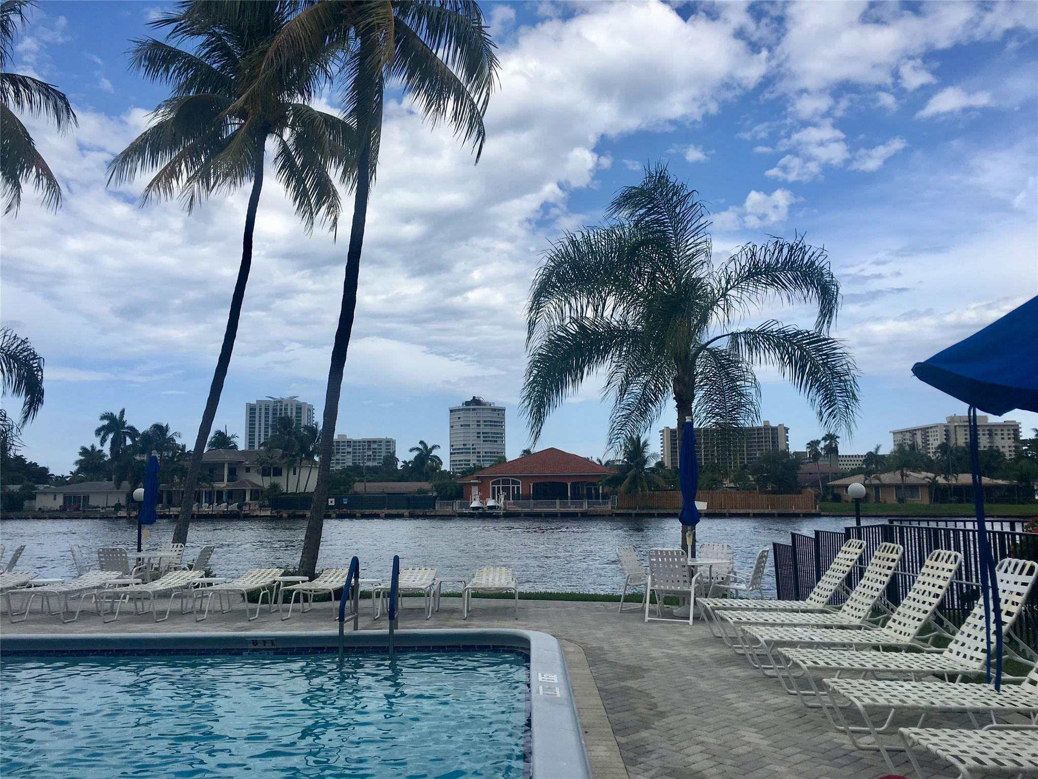 6407 Bay Clb #1