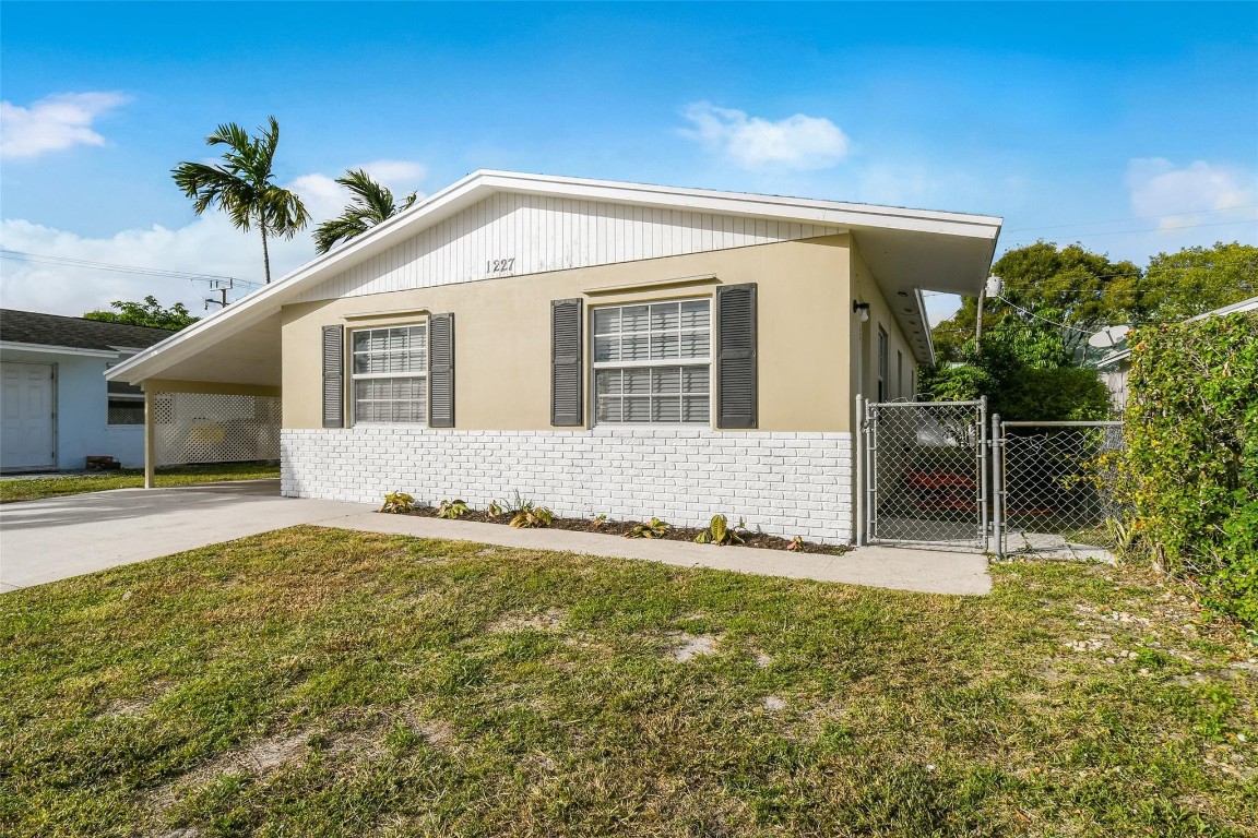 1227 Cherokee Jupiter, FL 33458