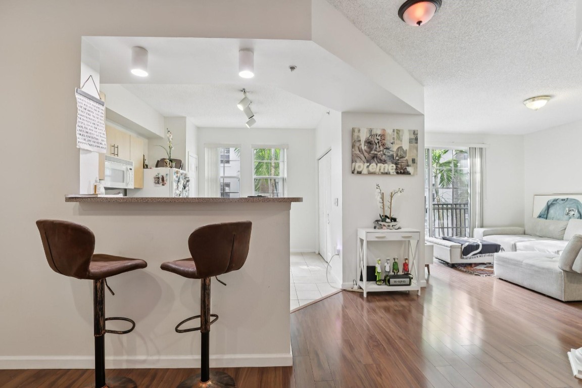 533 NE 3rd #321 Fort Lauderdale, FL 33301