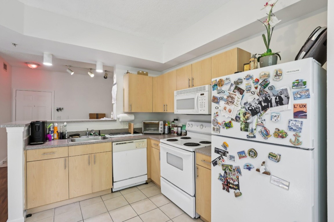 533 NE 3rd #321 Fort Lauderdale, FL 33301