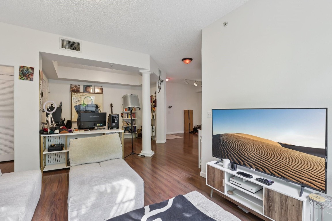 533 NE 3rd #321 Fort Lauderdale, FL 33301