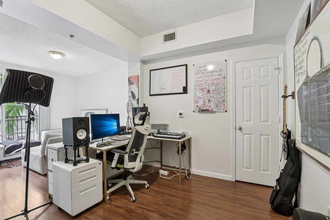 533 NE 3rd #321 Fort Lauderdale, FL 33301