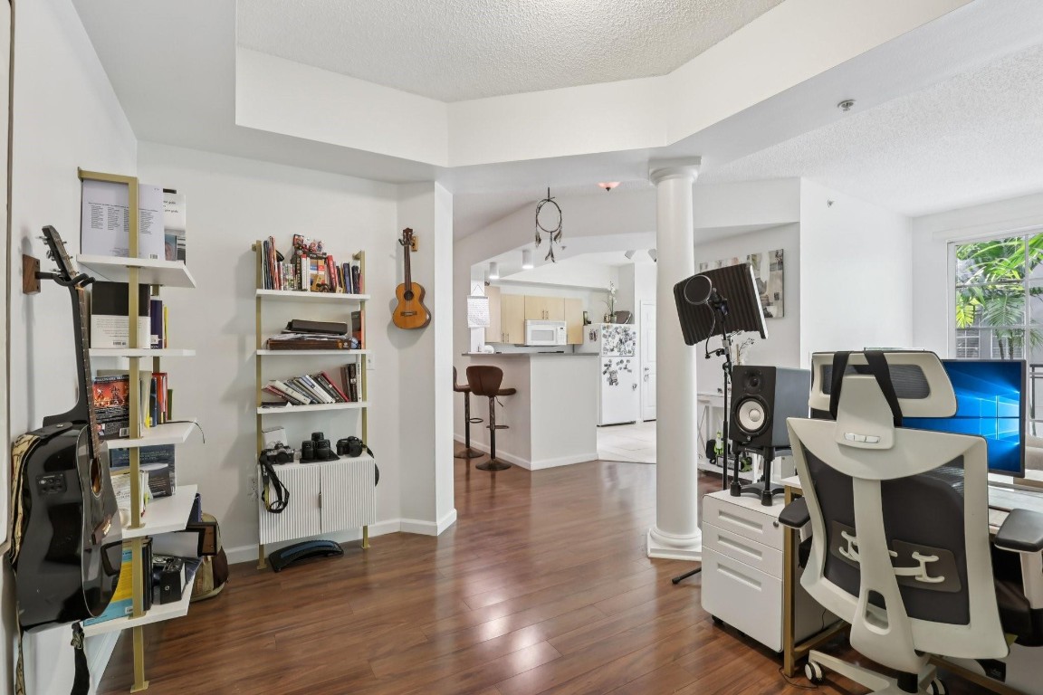 533 NE 3rd #321 Fort Lauderdale, FL 33301