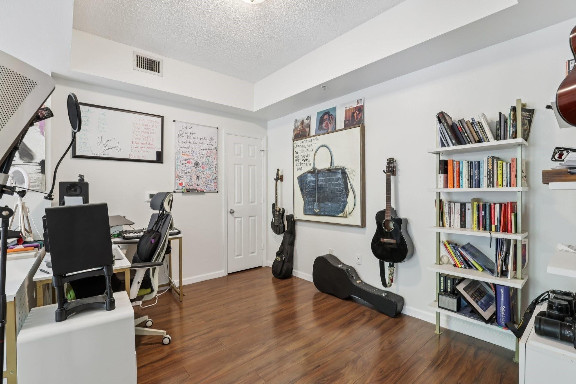 533 NE 3rd #321 Fort Lauderdale, FL 33301