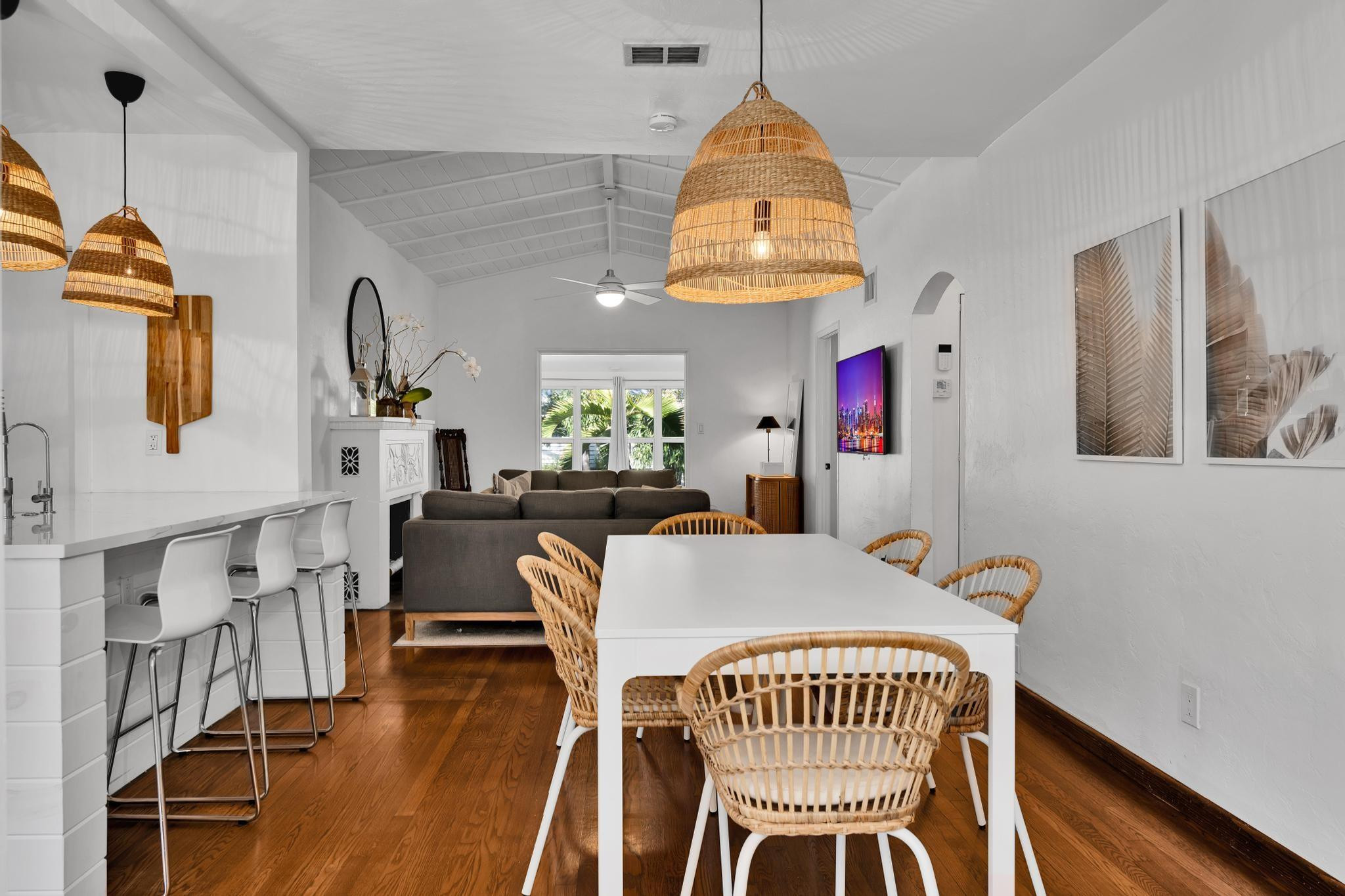 1636 NE 4th Fort Lauderdale, FL 33301