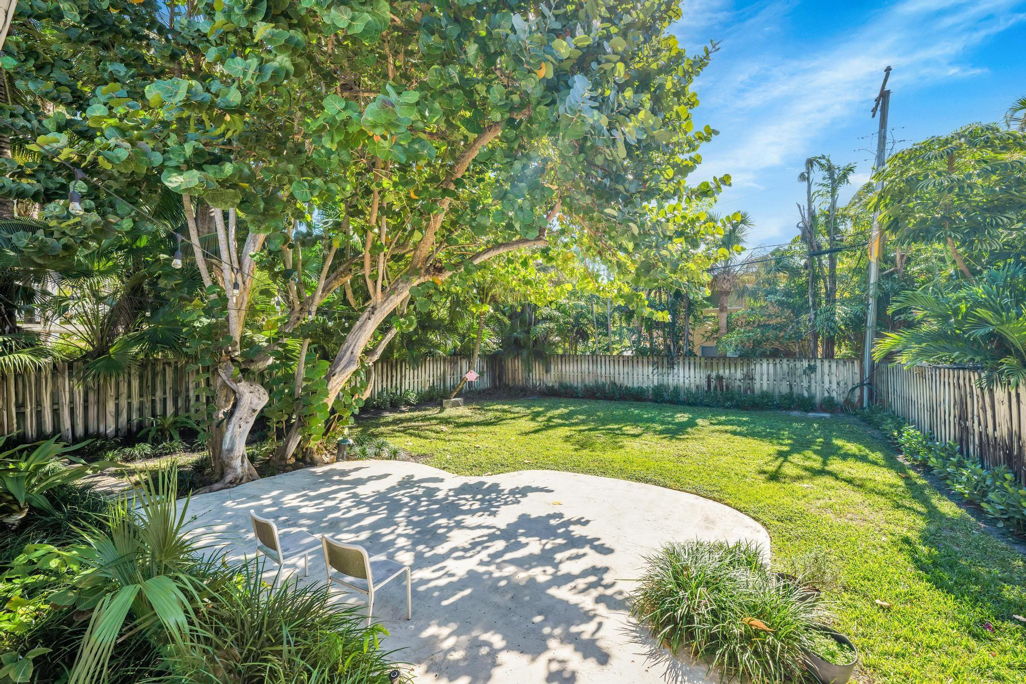 1636 NE 4th Fort Lauderdale, FL 33301