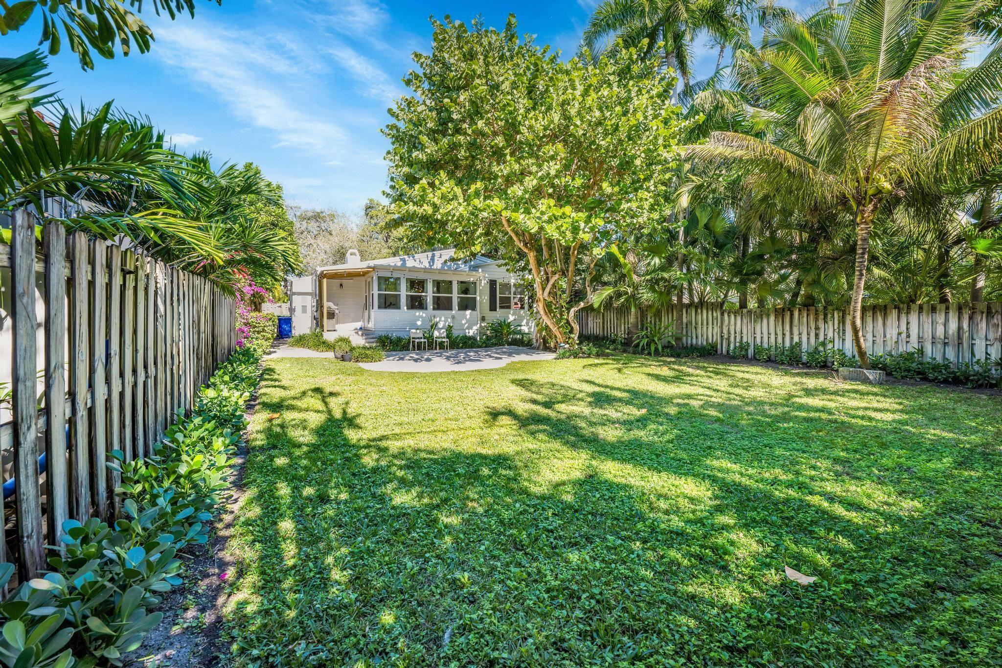 1636 NE 4th Fort Lauderdale, FL 33301