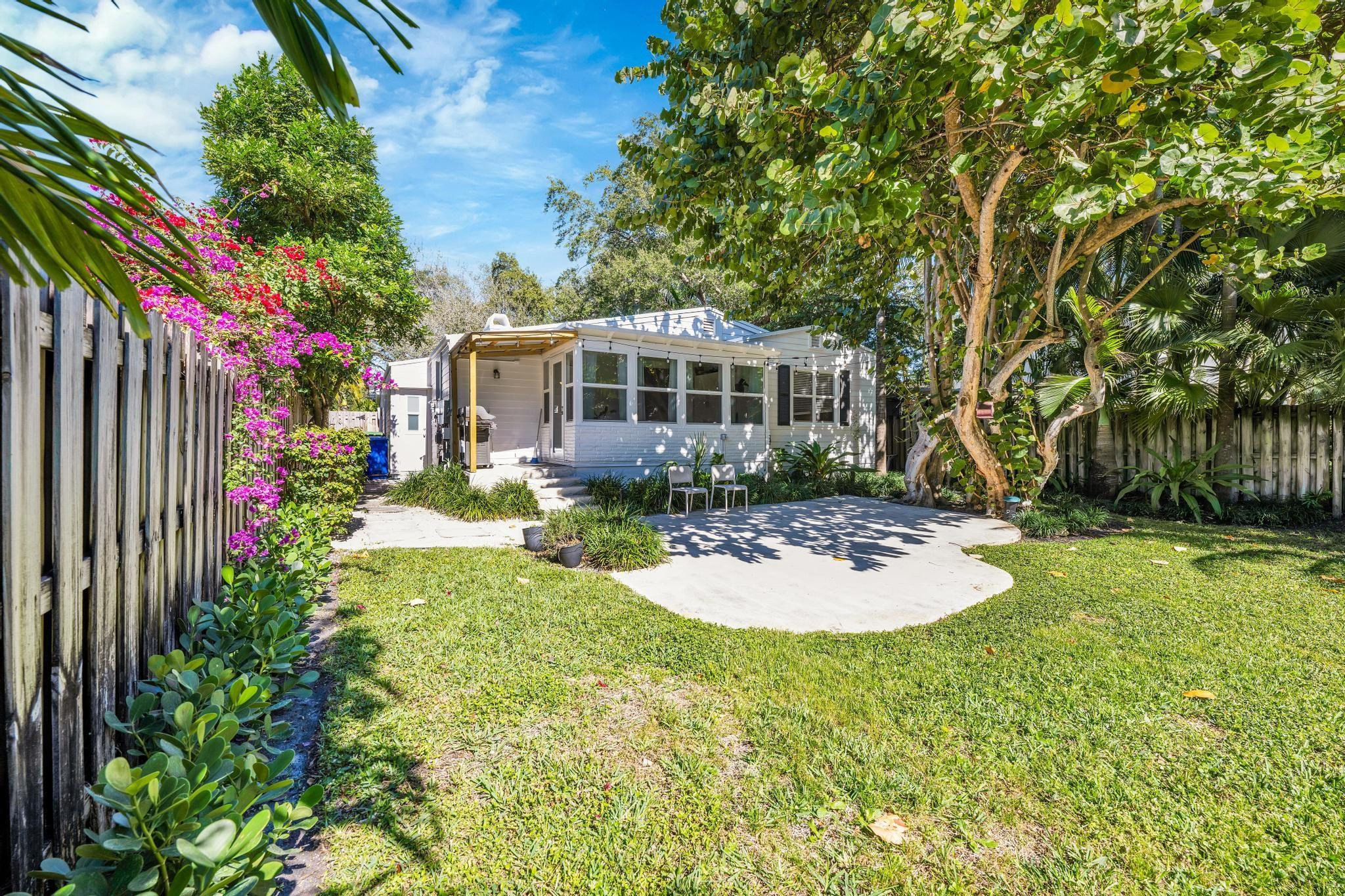 1636 NE 4th Fort Lauderdale, FL 33301