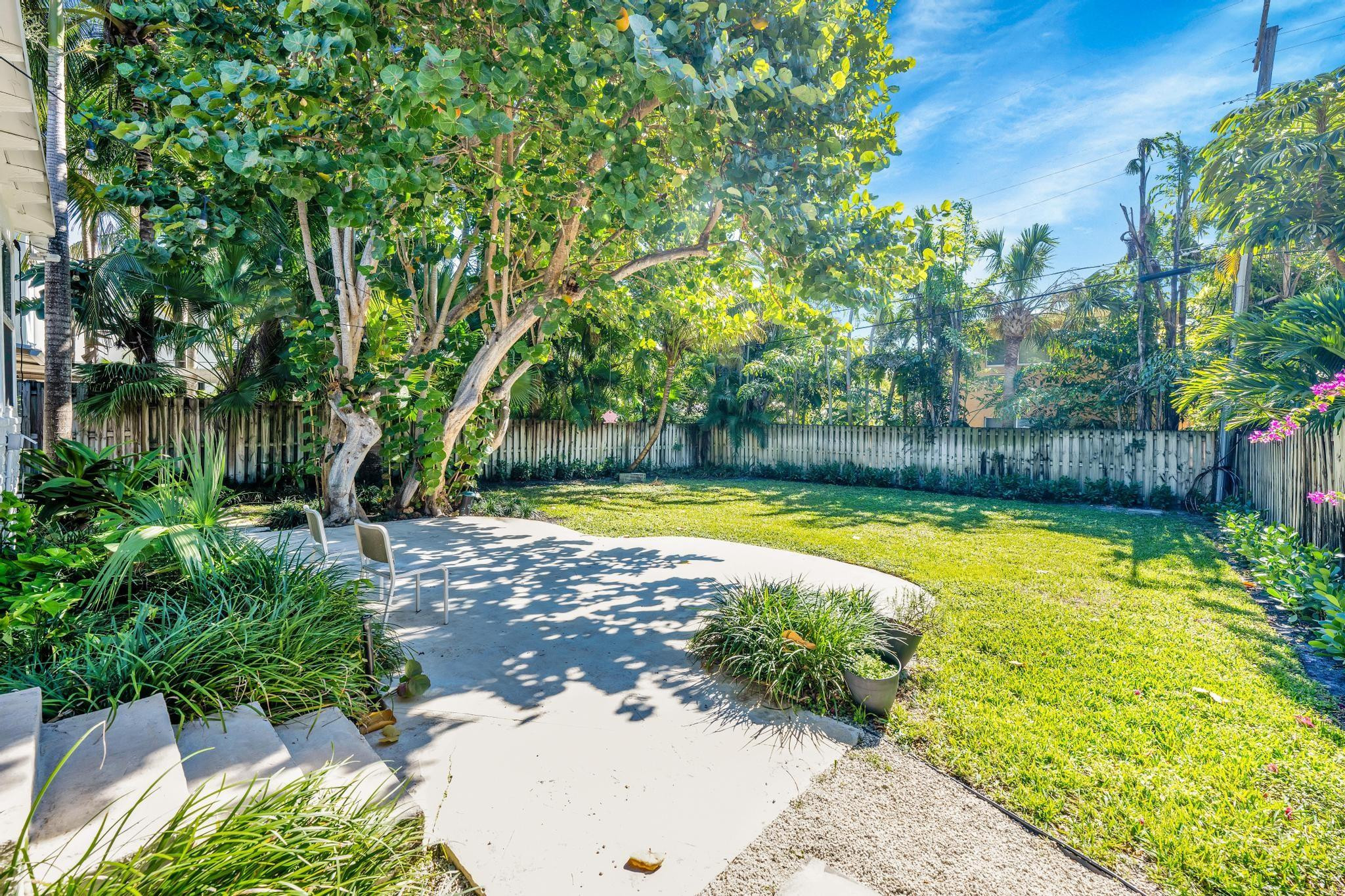 1636 NE 4th Fort Lauderdale, FL 33301