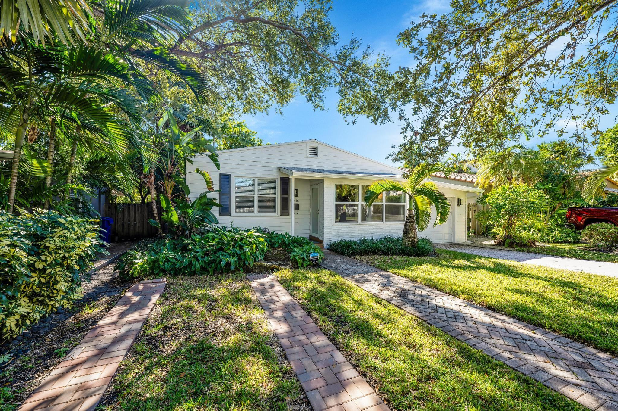 1636 NE 4th Fort Lauderdale, FL 33301