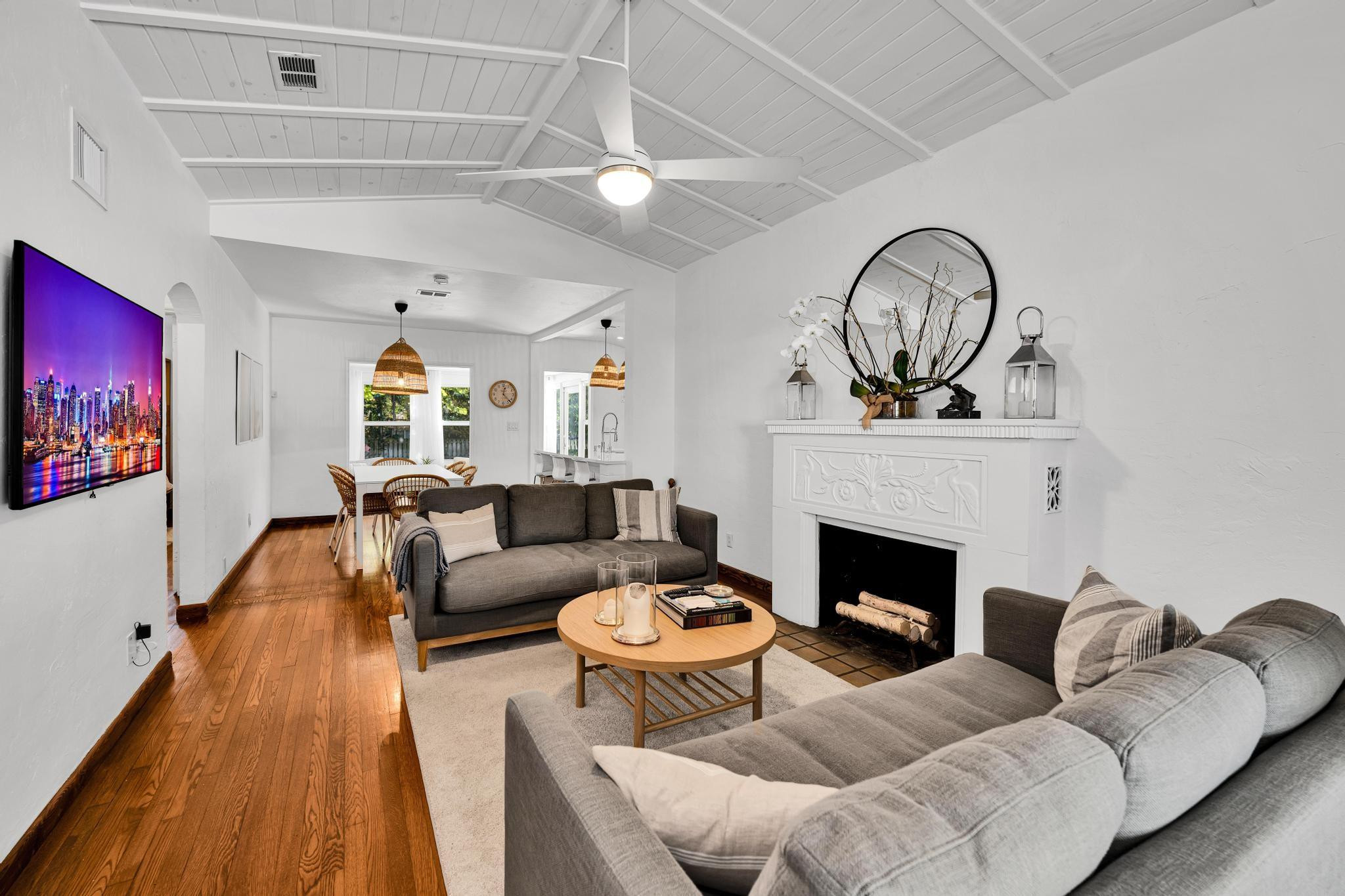 1636 NE 4th Fort Lauderdale, FL 33301