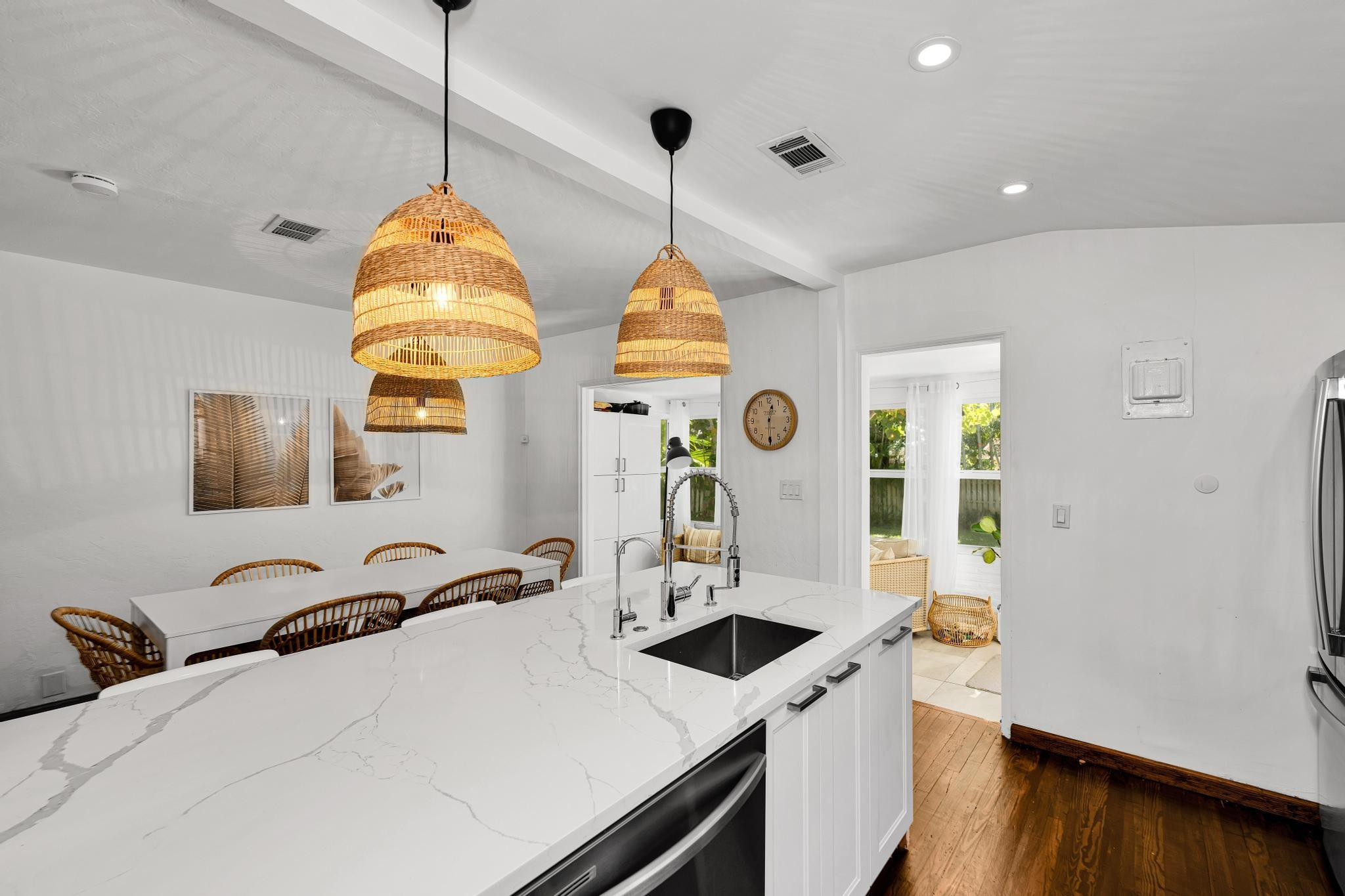 1636 NE 4th Fort Lauderdale, FL 33301