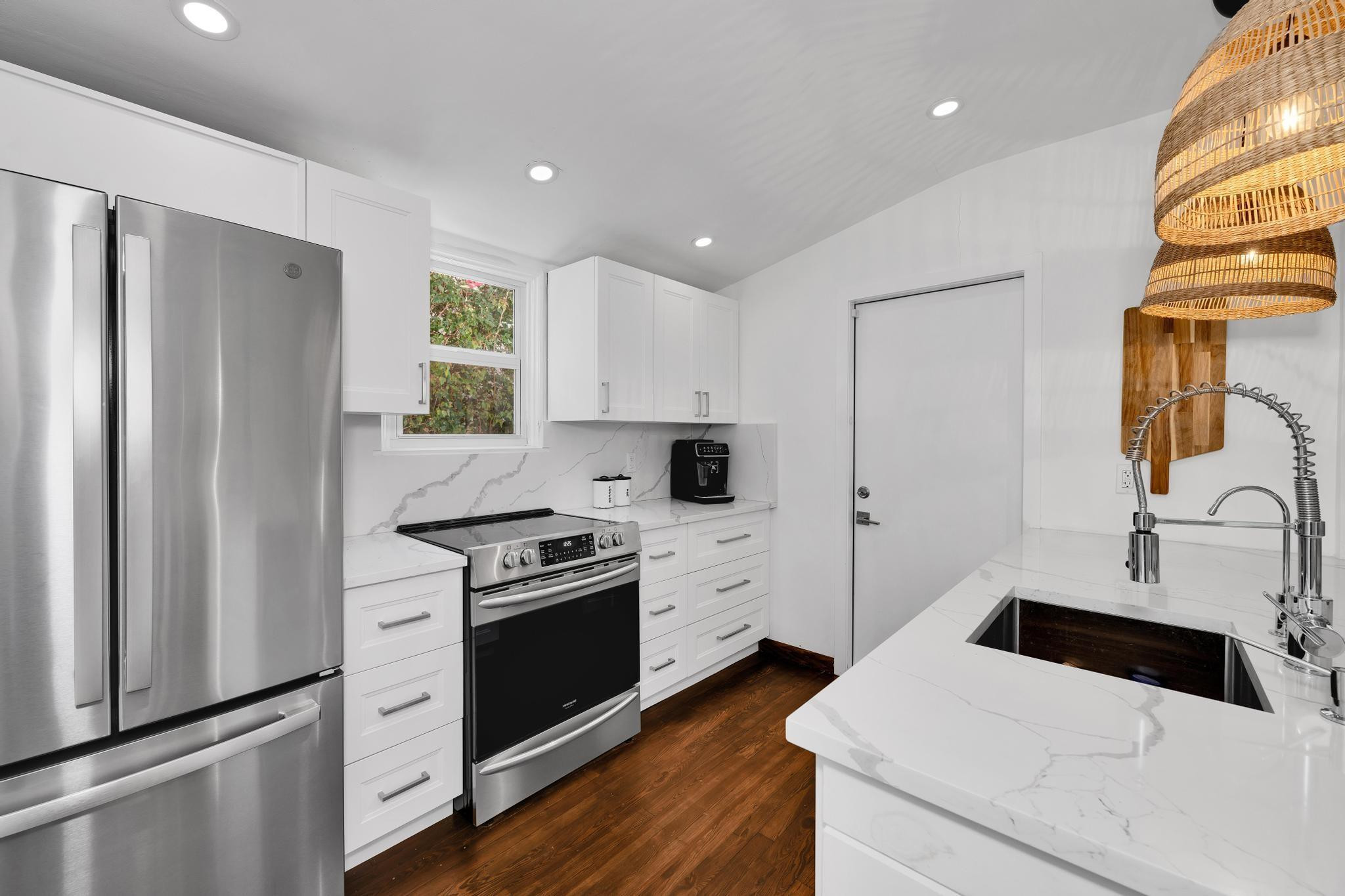 1636 NE 4th Fort Lauderdale, FL 33301