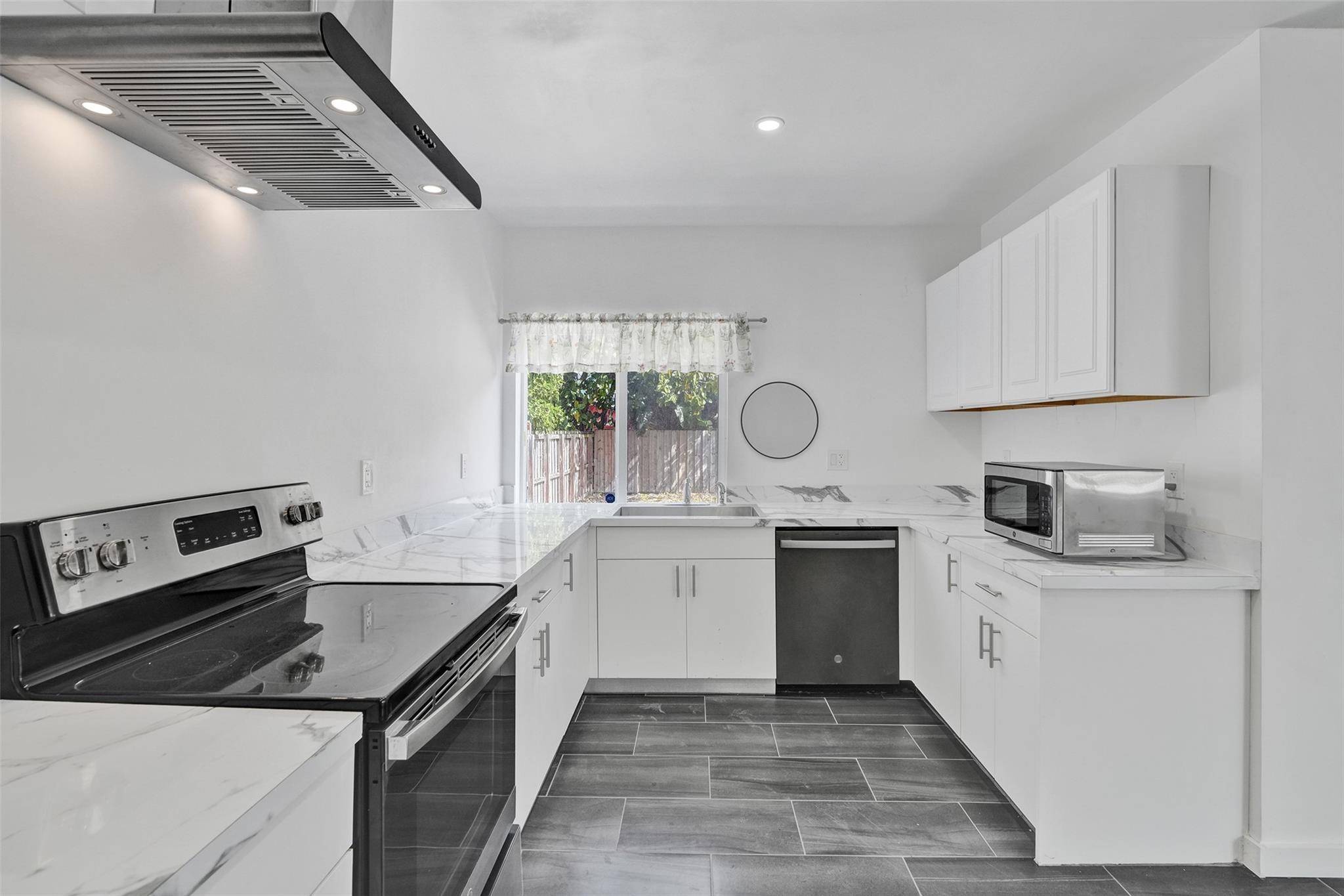 1904 SE 1st Fort Lauderdale, FL 33316