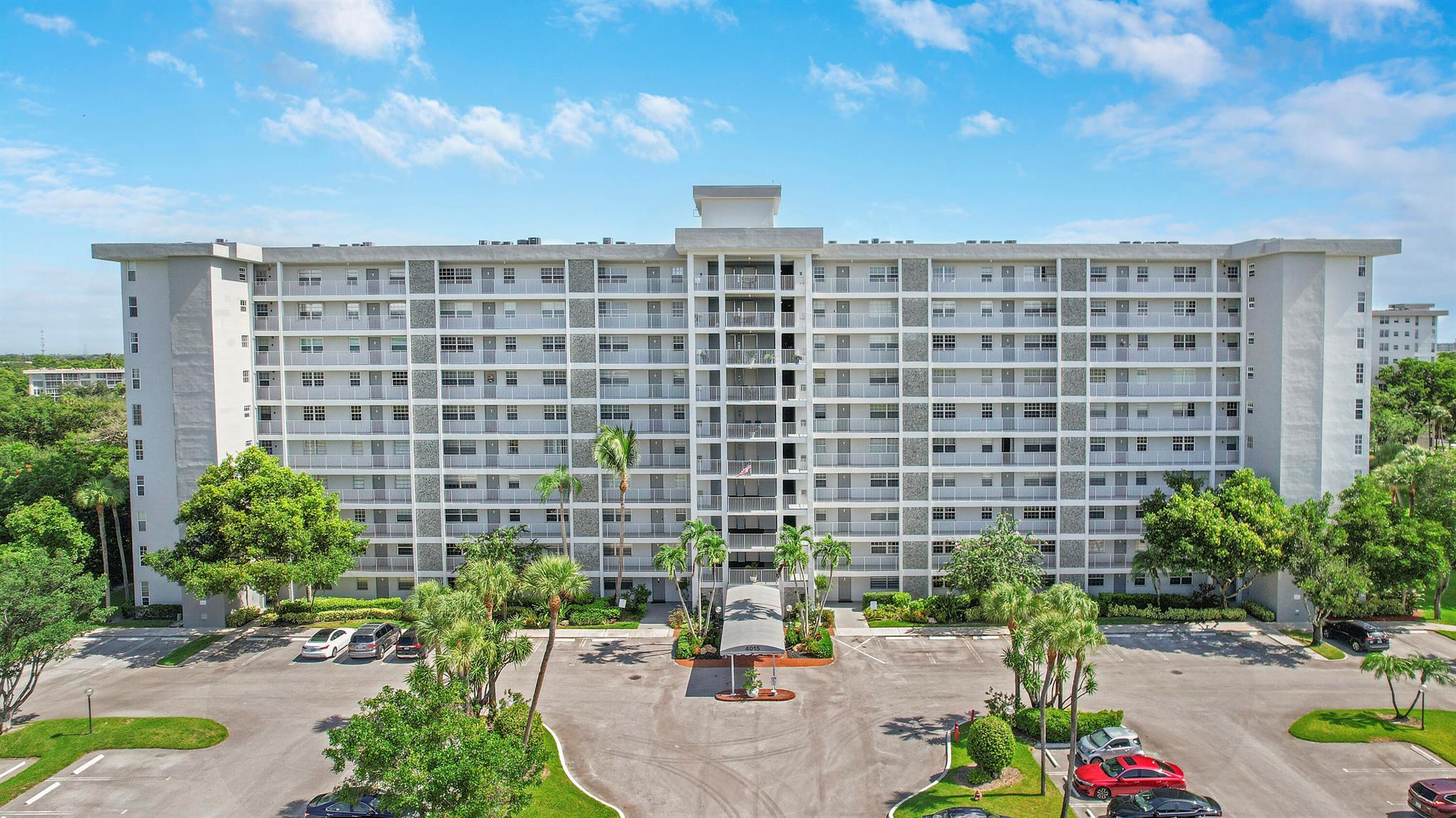 4015 W Palm Aire Dr #704