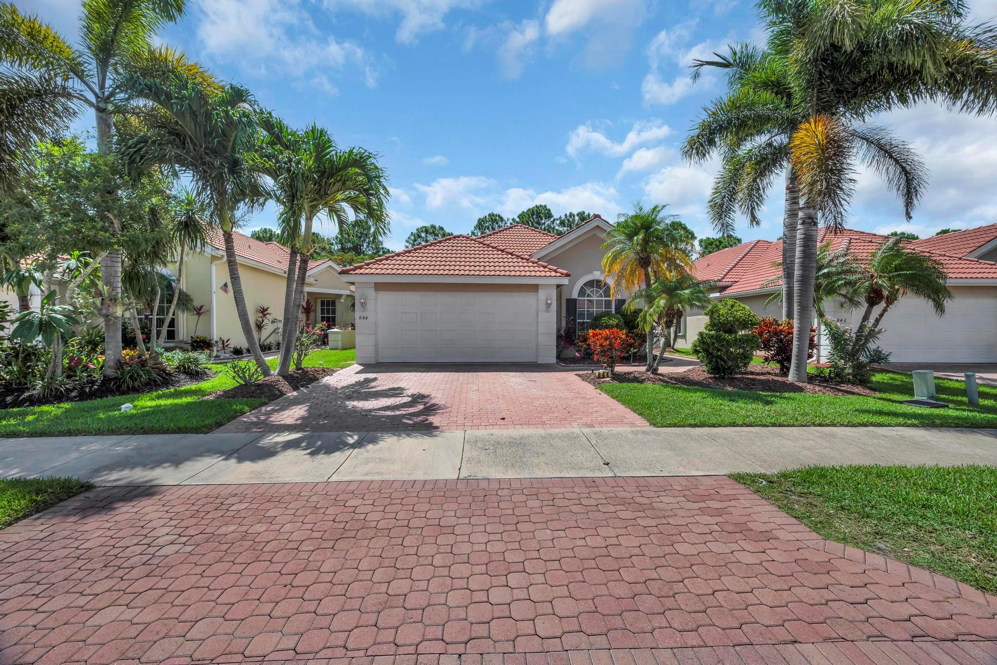 844 SW Munjack Cir