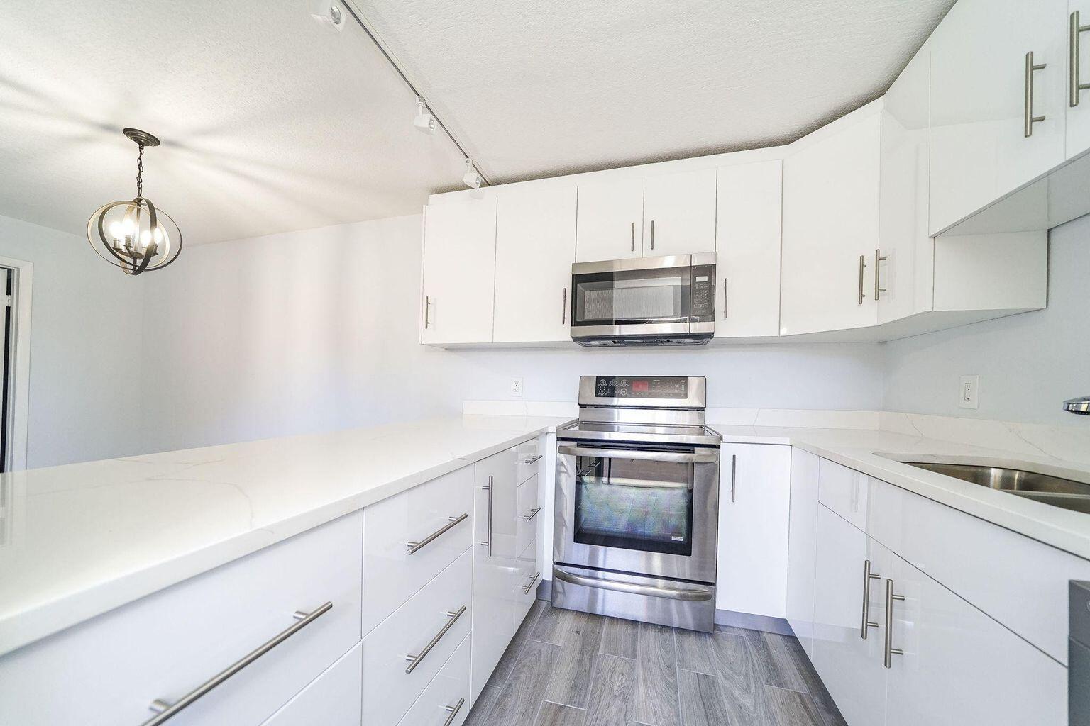 825 Center St #32a Jupiter, FL 33458