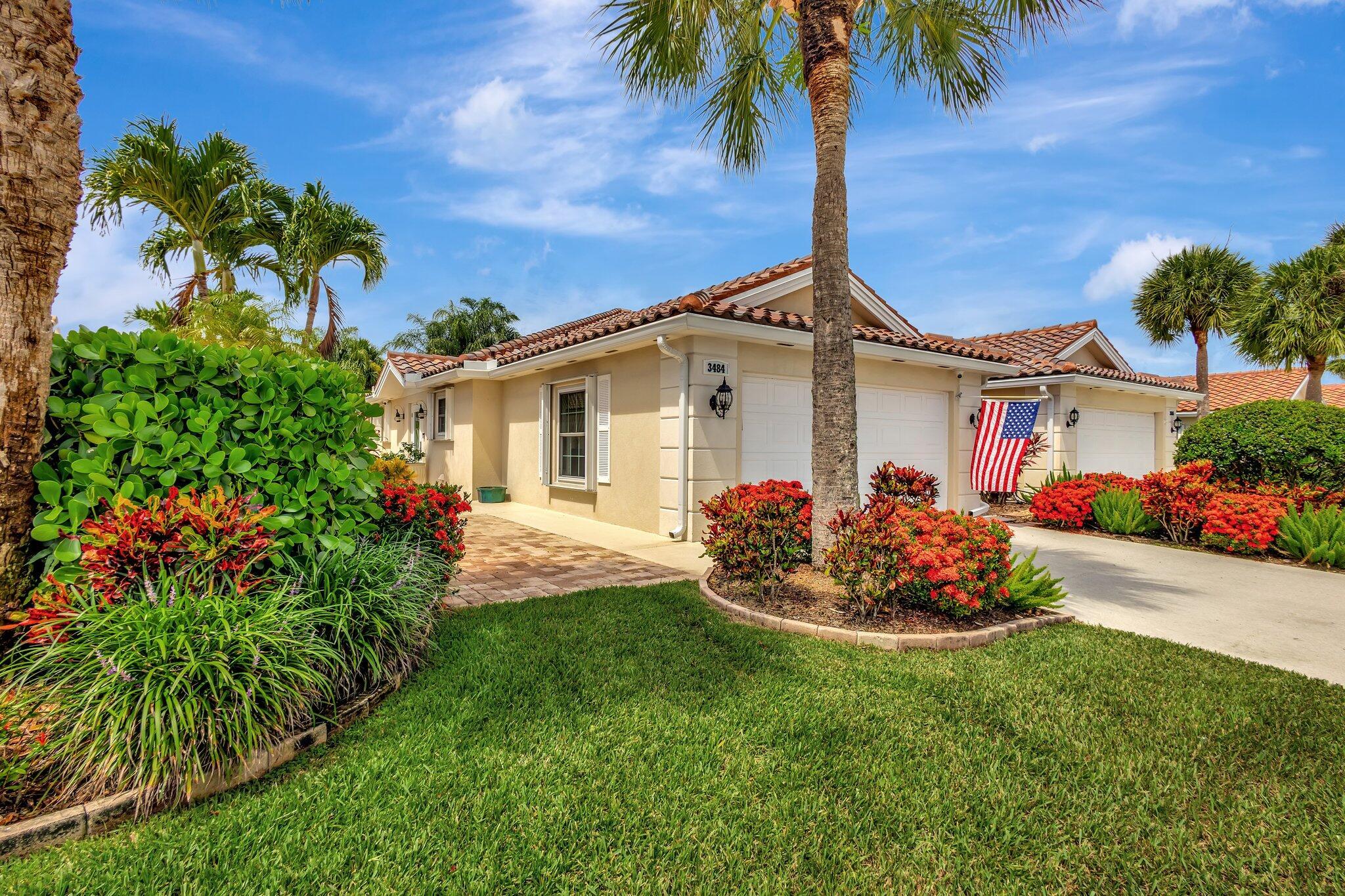 3484 SE Cormorant Pl
