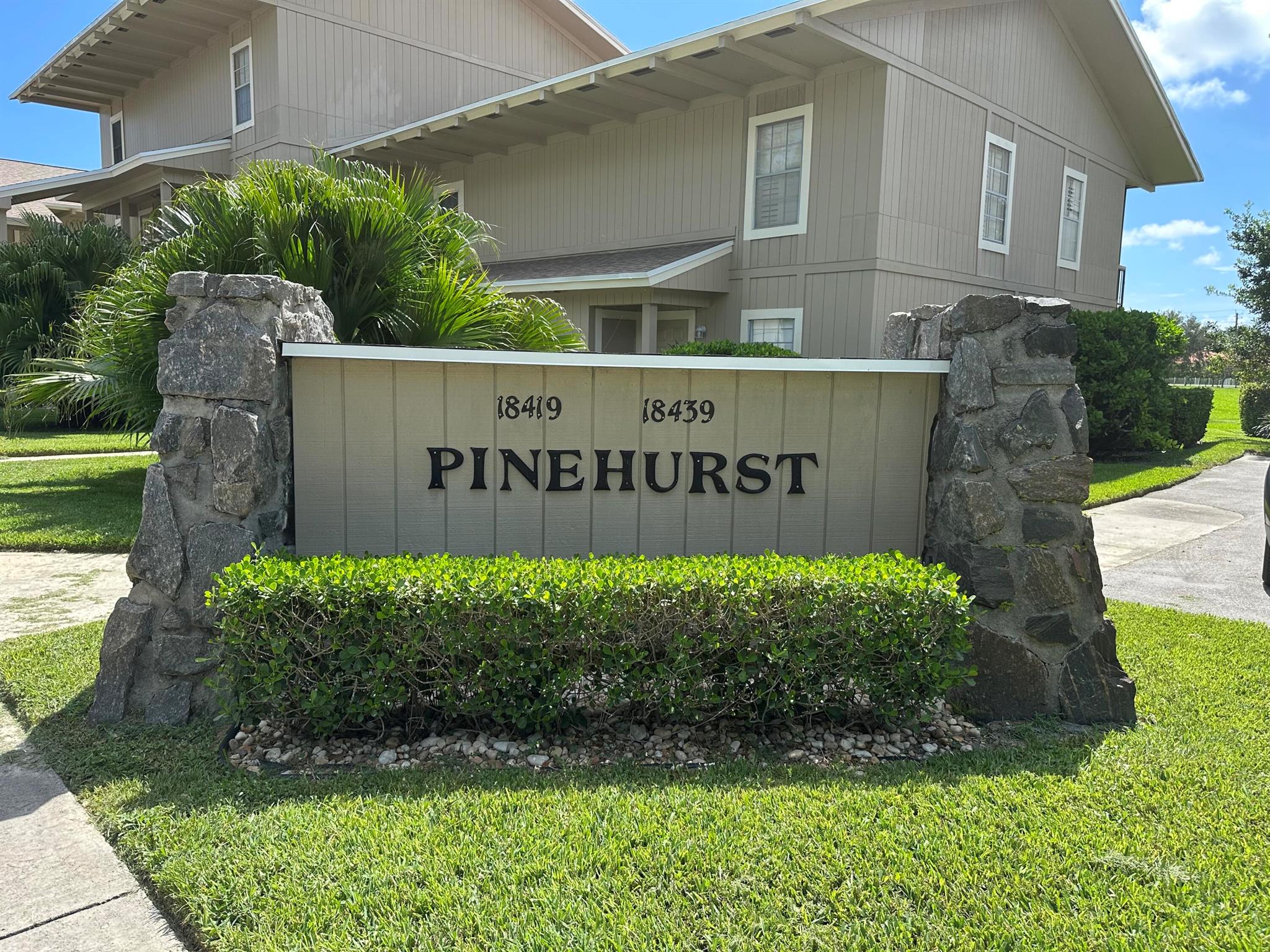 18439 SE Wood Hvn Ln #L Jupiter, FL 33469