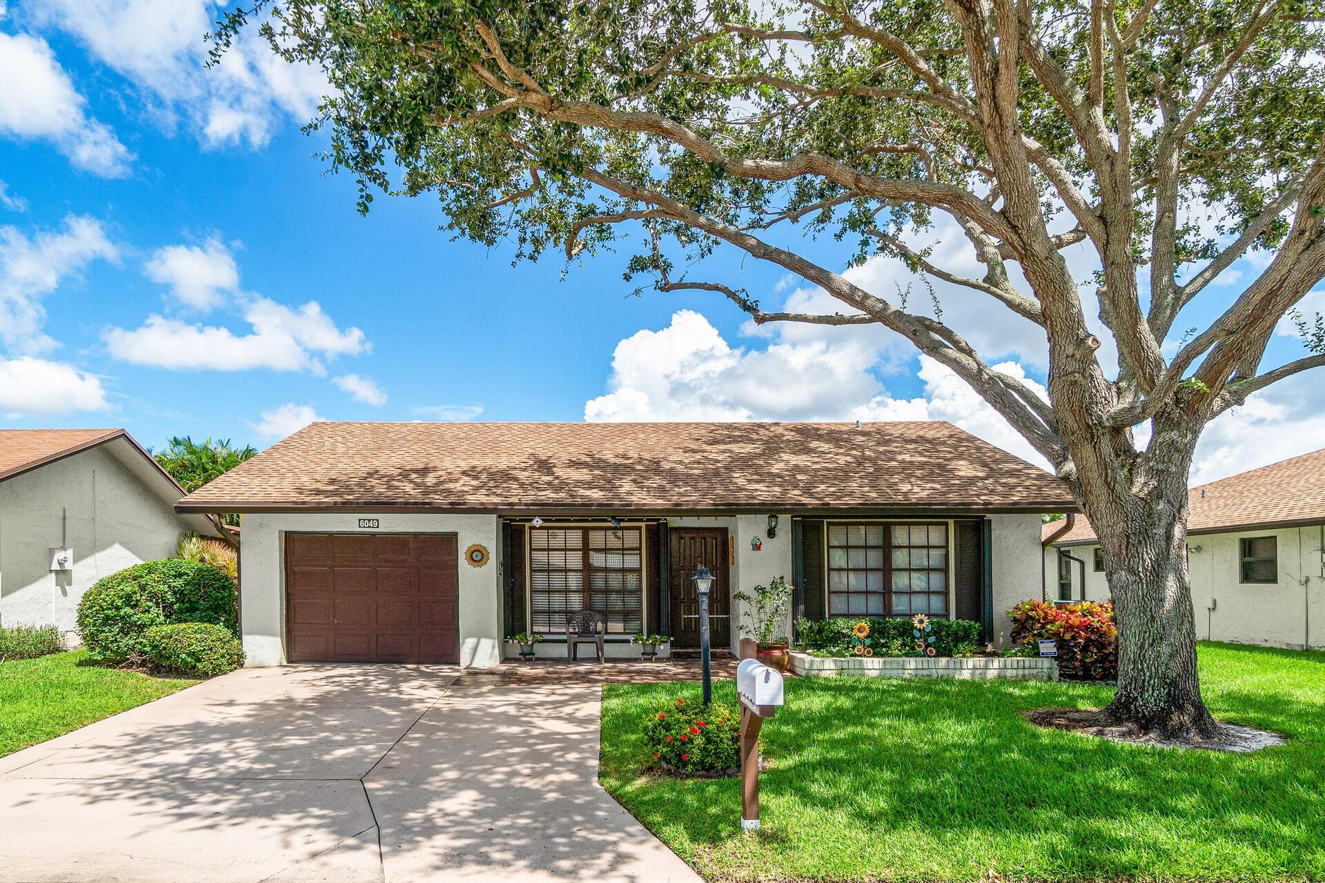 6049 Ambertree Ln