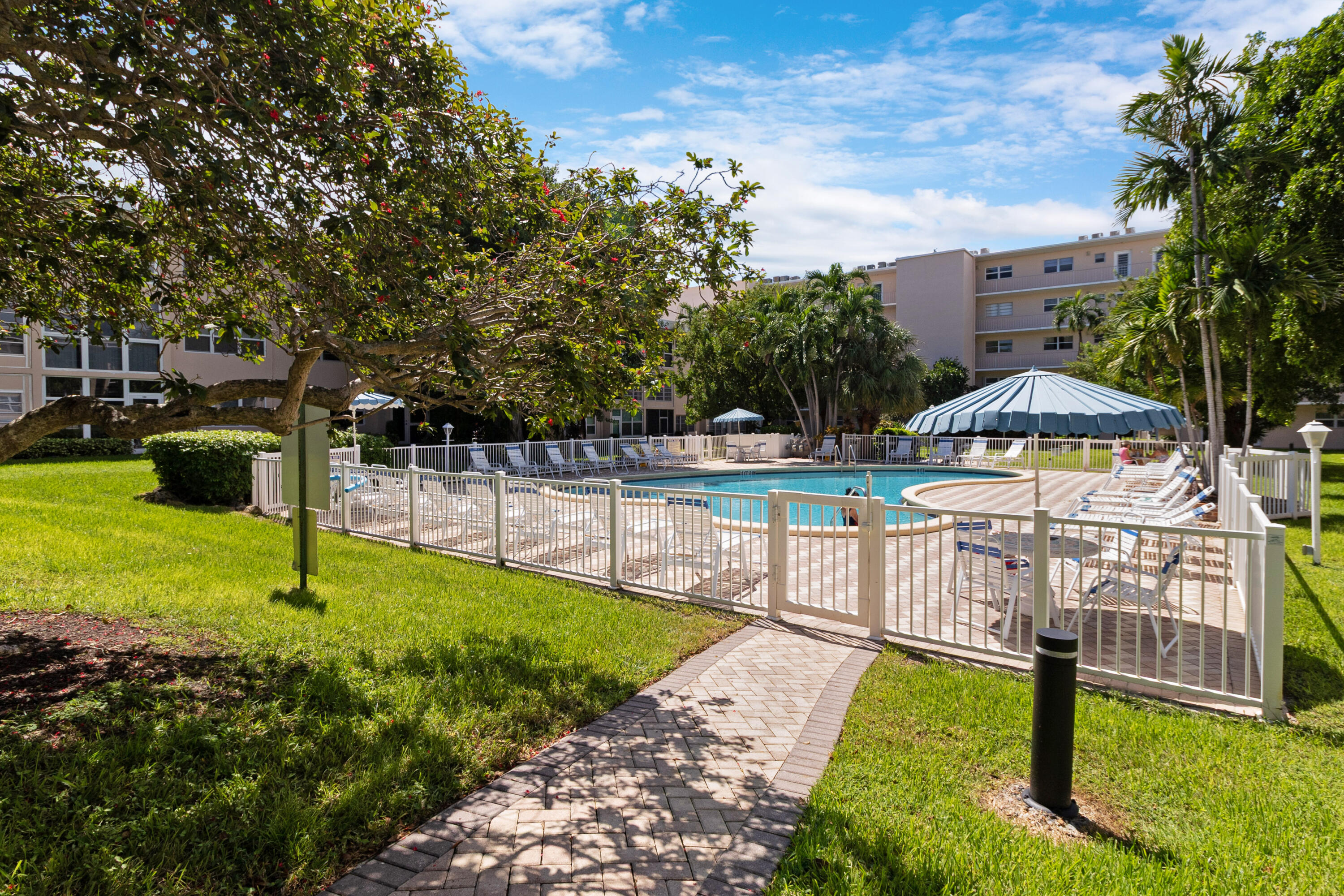1481 S Ocean #208e Pompano Beach, FL 33062
