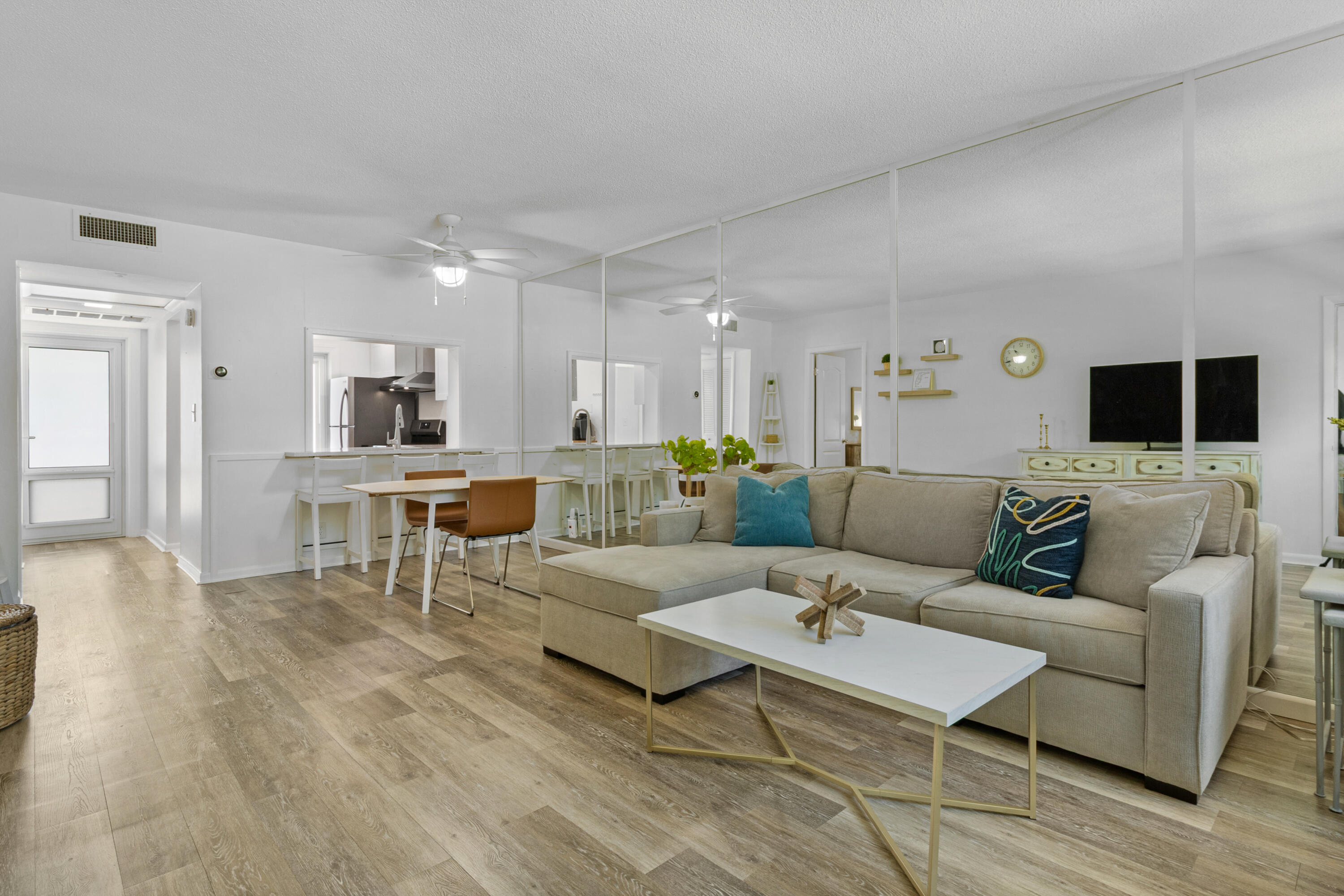 1481 S Ocean #208e Pompano Beach, FL 33062