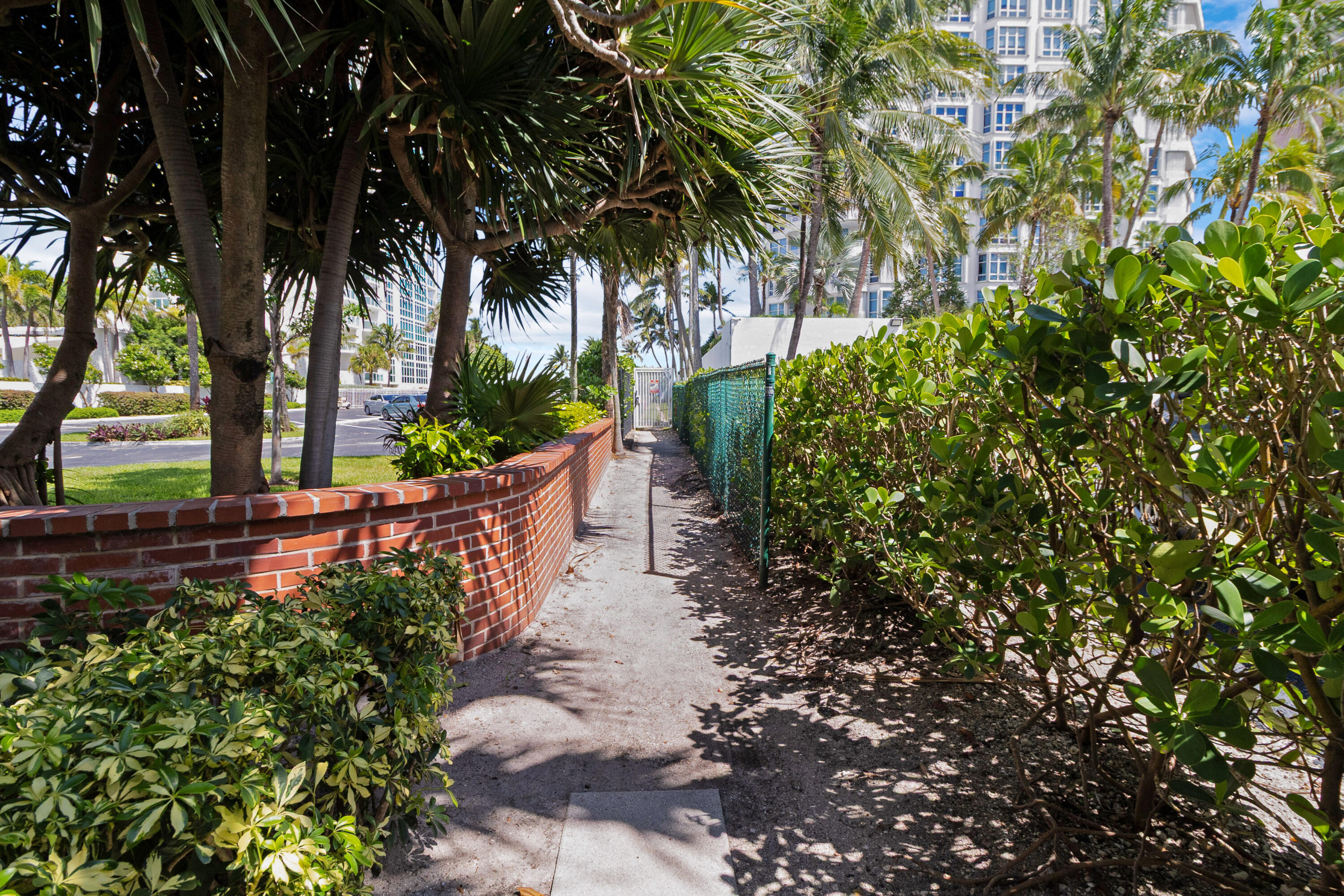 1481 S Ocean #208e Pompano Beach, FL 33062