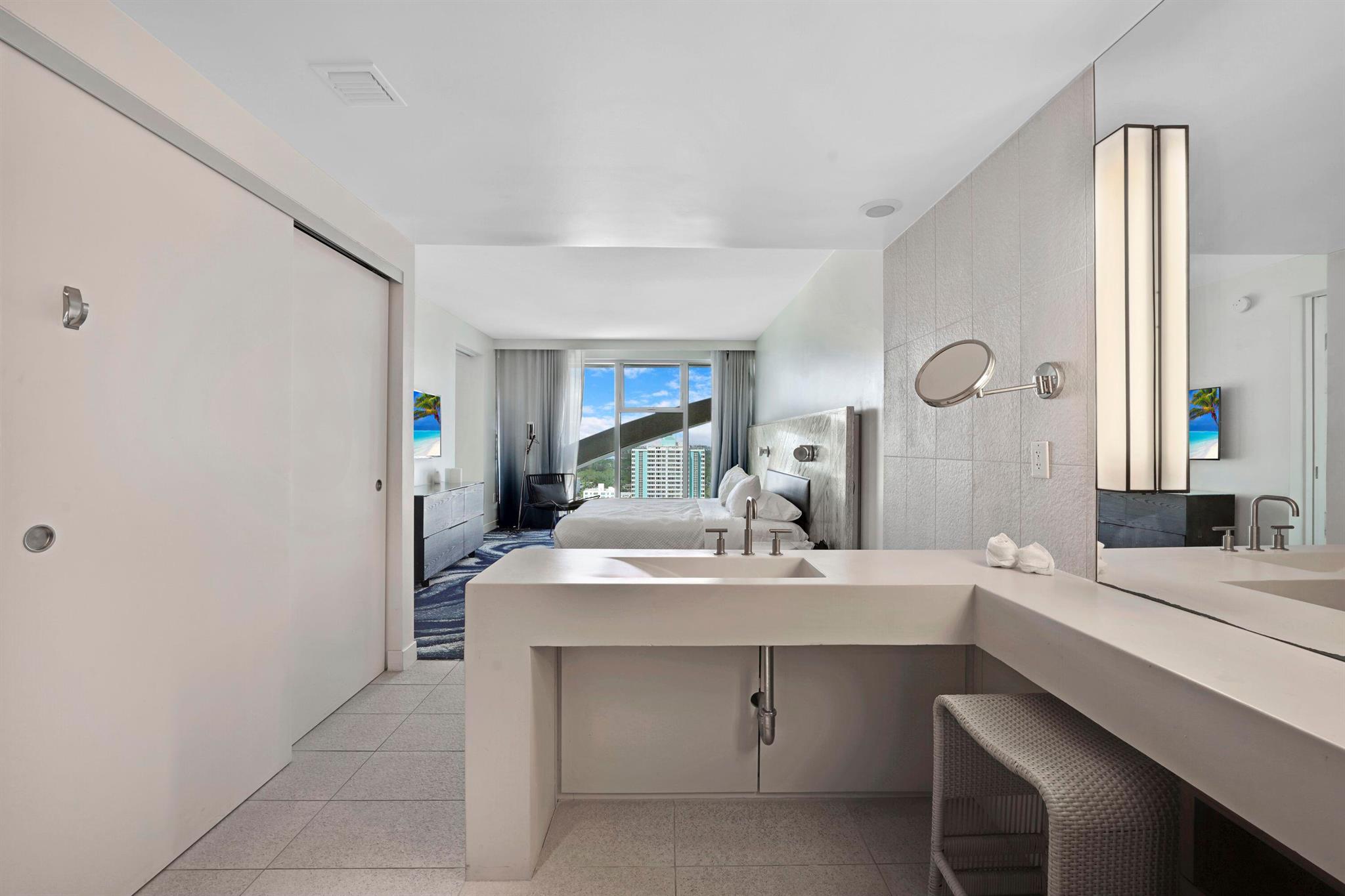 3101 Bayshore Dr #1704 Fort Lauderdale, FL 33304